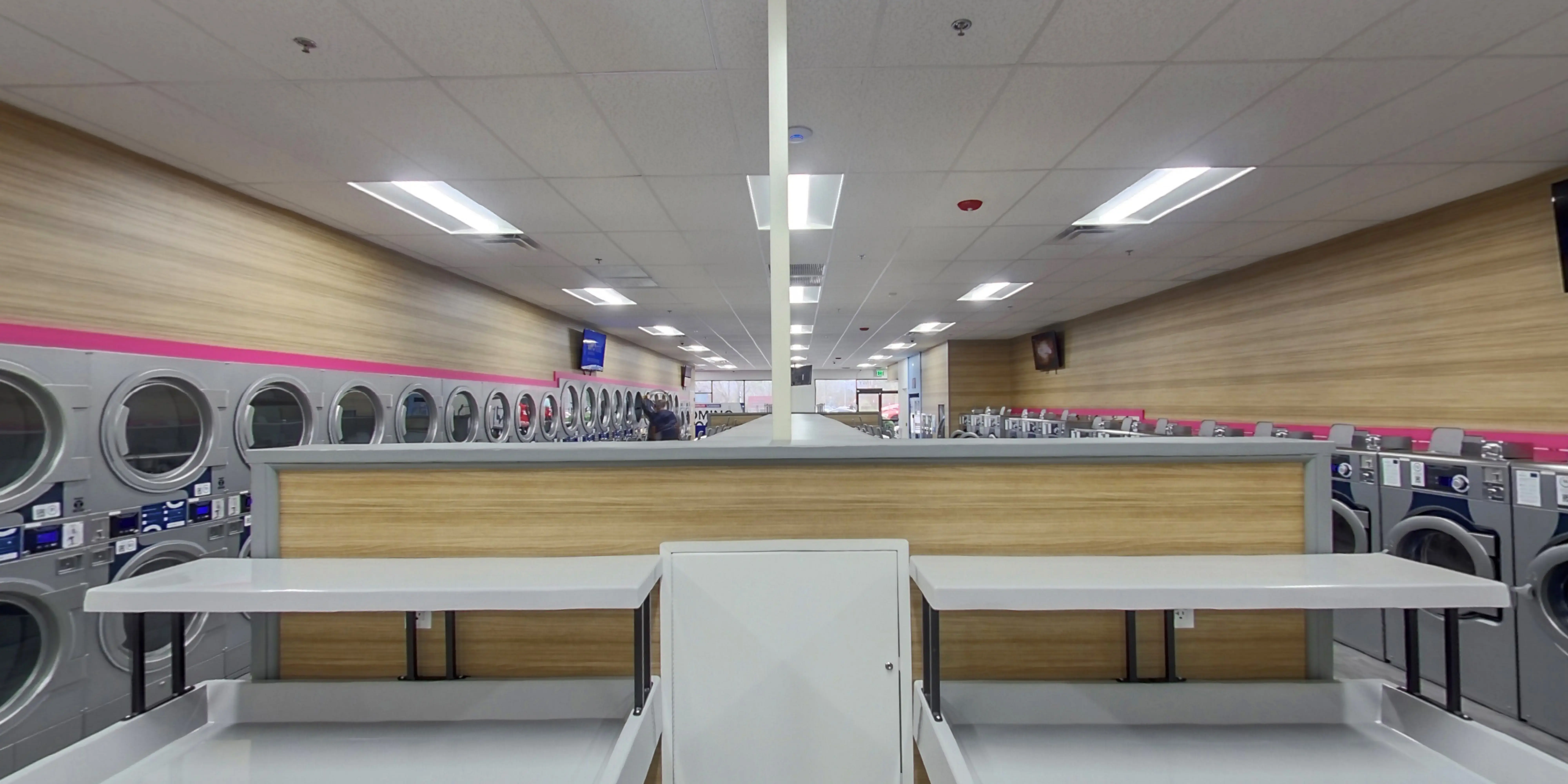 LaundroLab Laundromat thumbnail 4