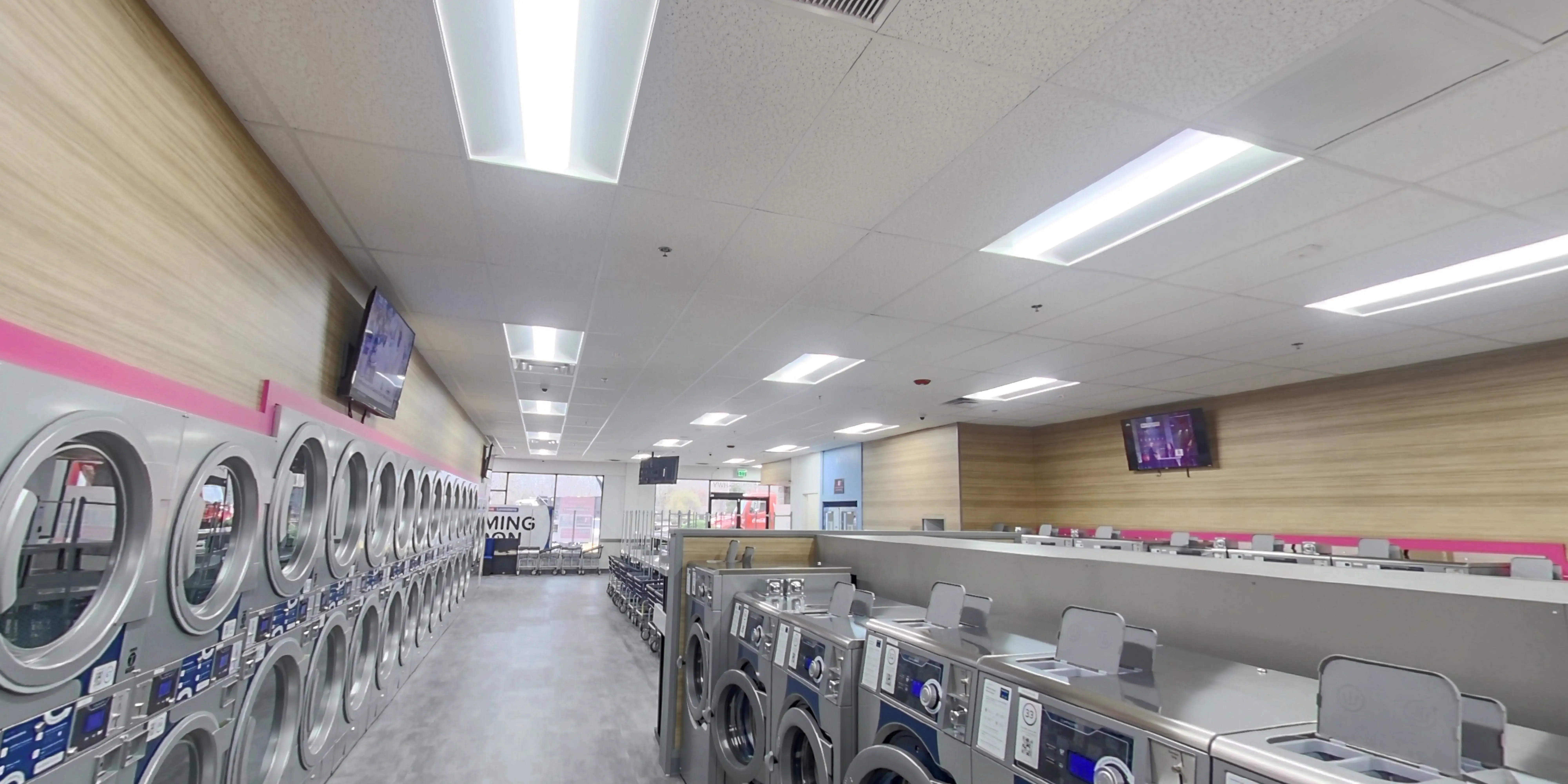 LaundroLab Laundromat - Image 11