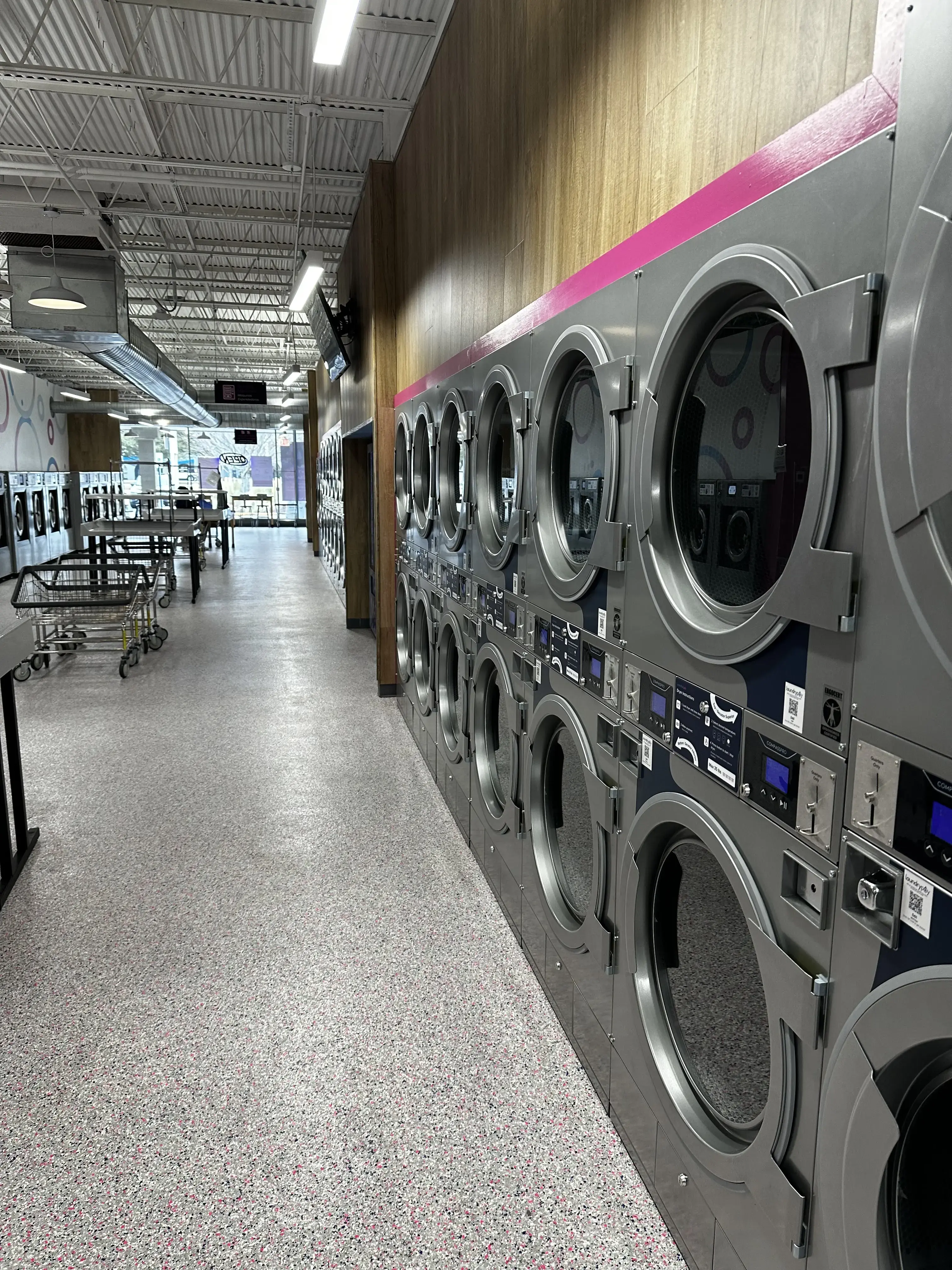 LaundroLab Laundromat thumbnail 14