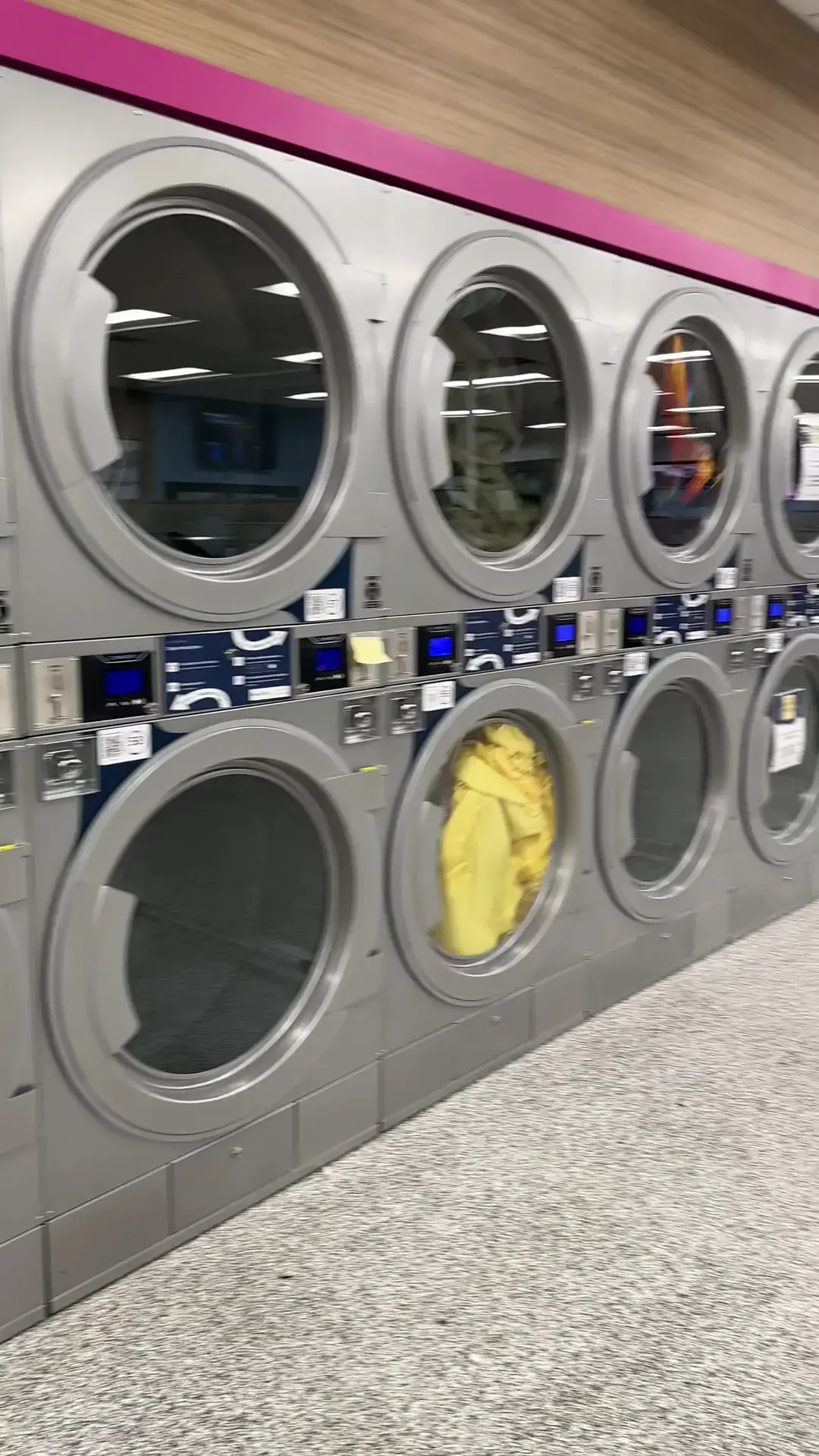 LaundroLab Laundromat - Image 12
