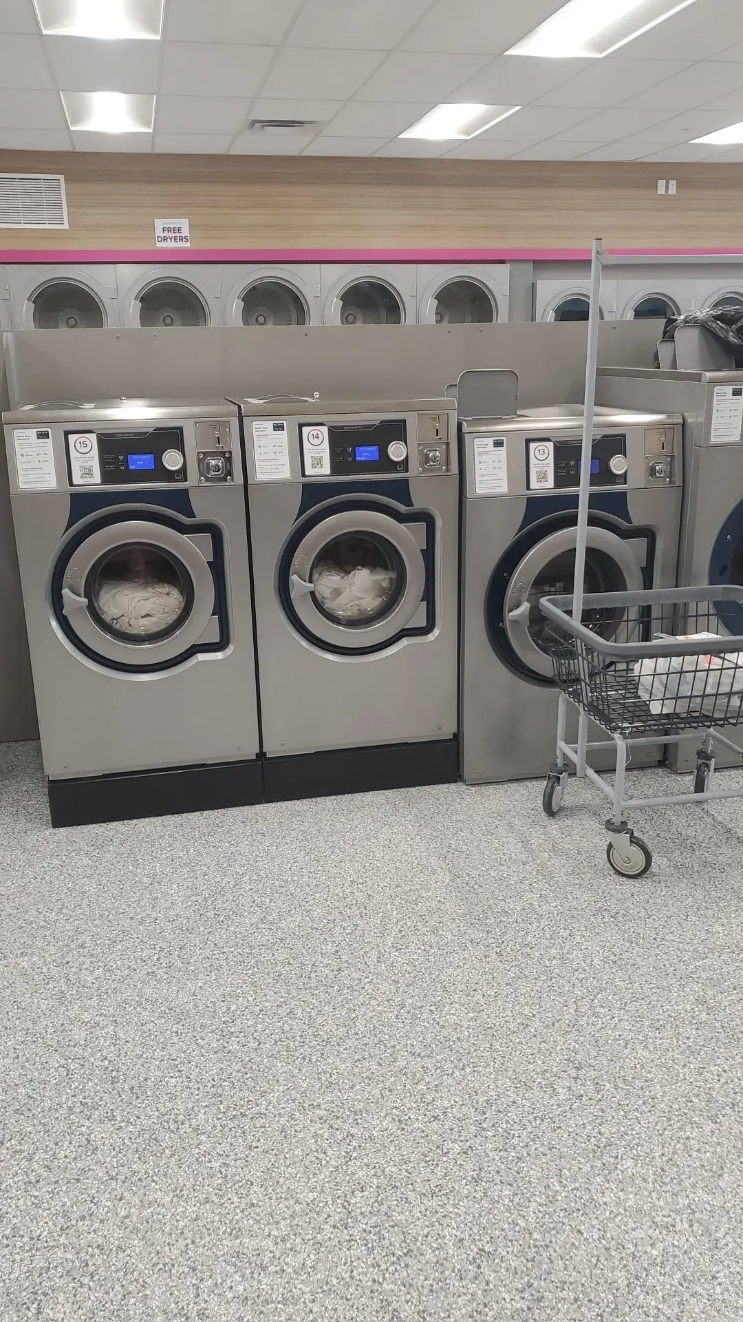 LaundroLab Laundromat - Image 16