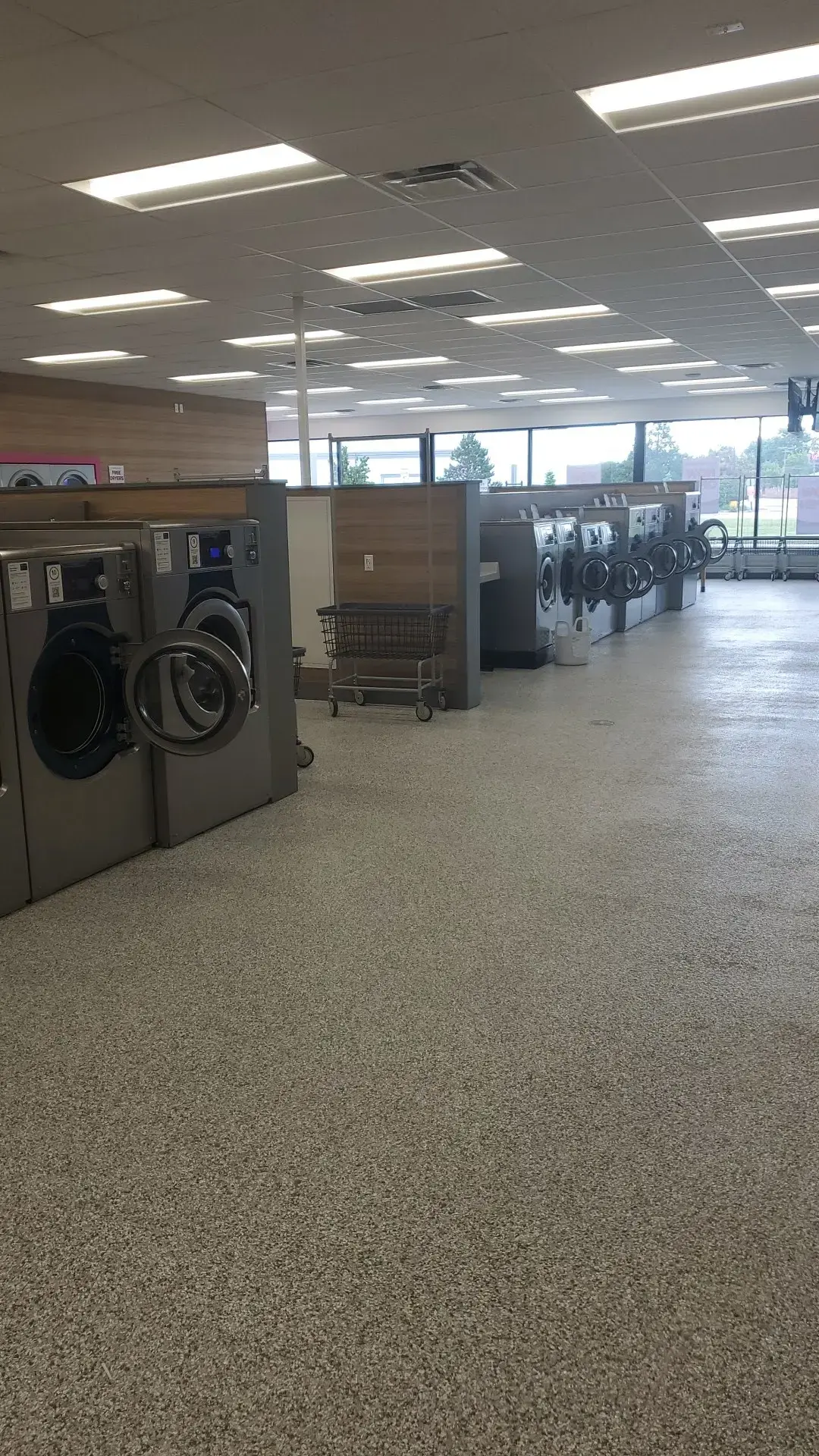 LaundroLab Laundromat - Image 15