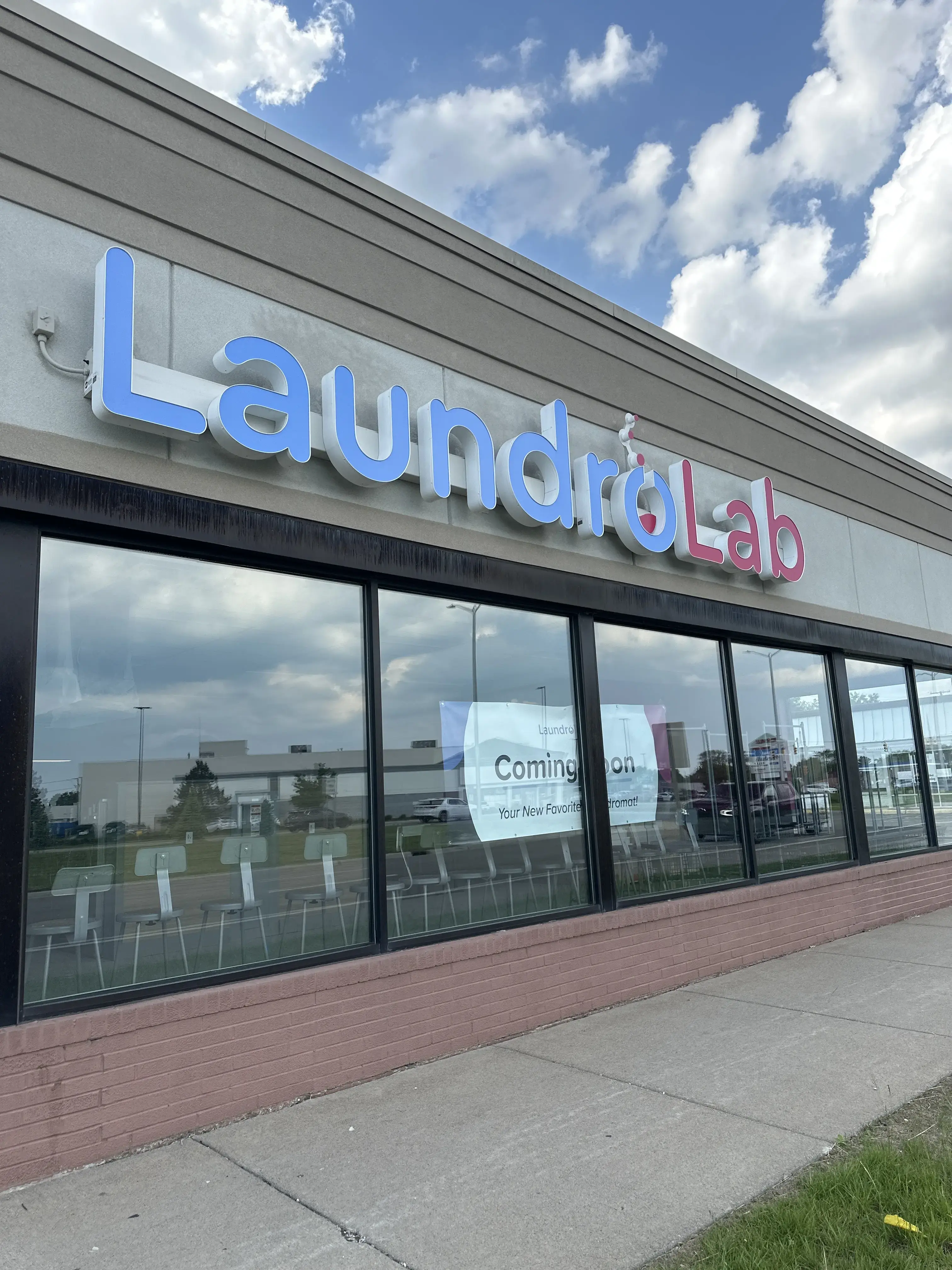 LaundroLab Laundromat thumbnail 3