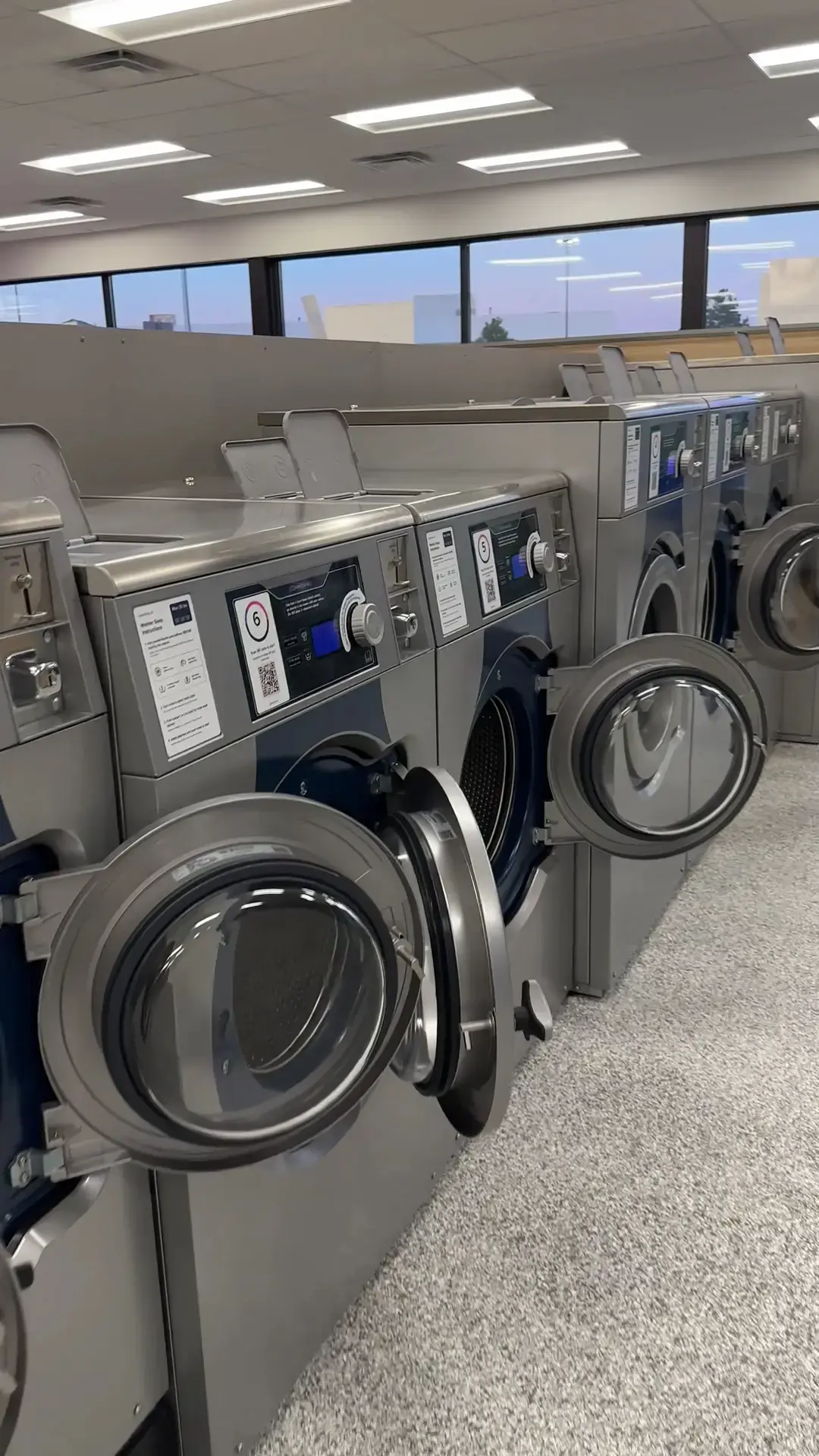 LaundroLab Laundromat thumbnail 5