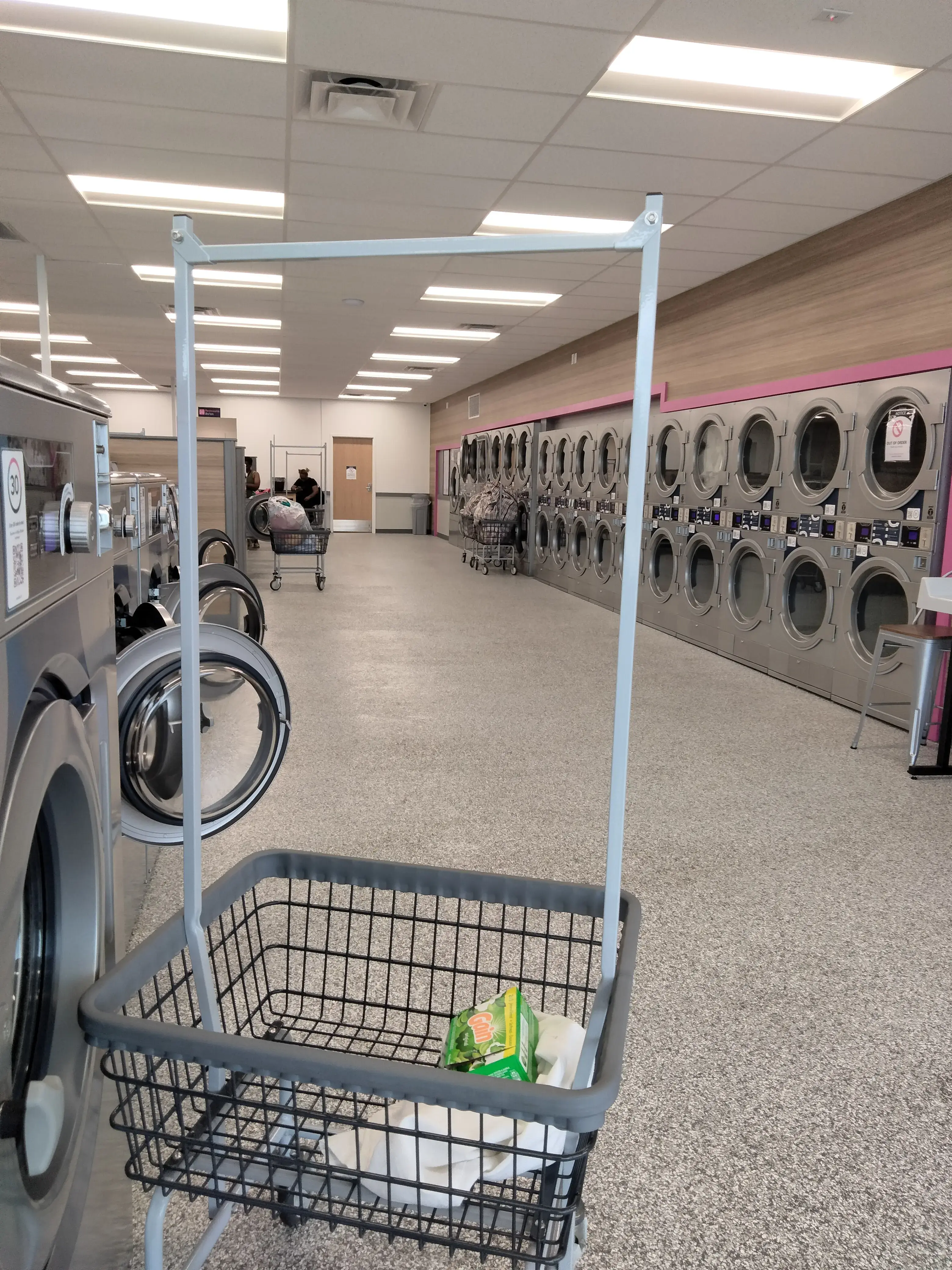 LaundroLab Laundromat thumbnail 13