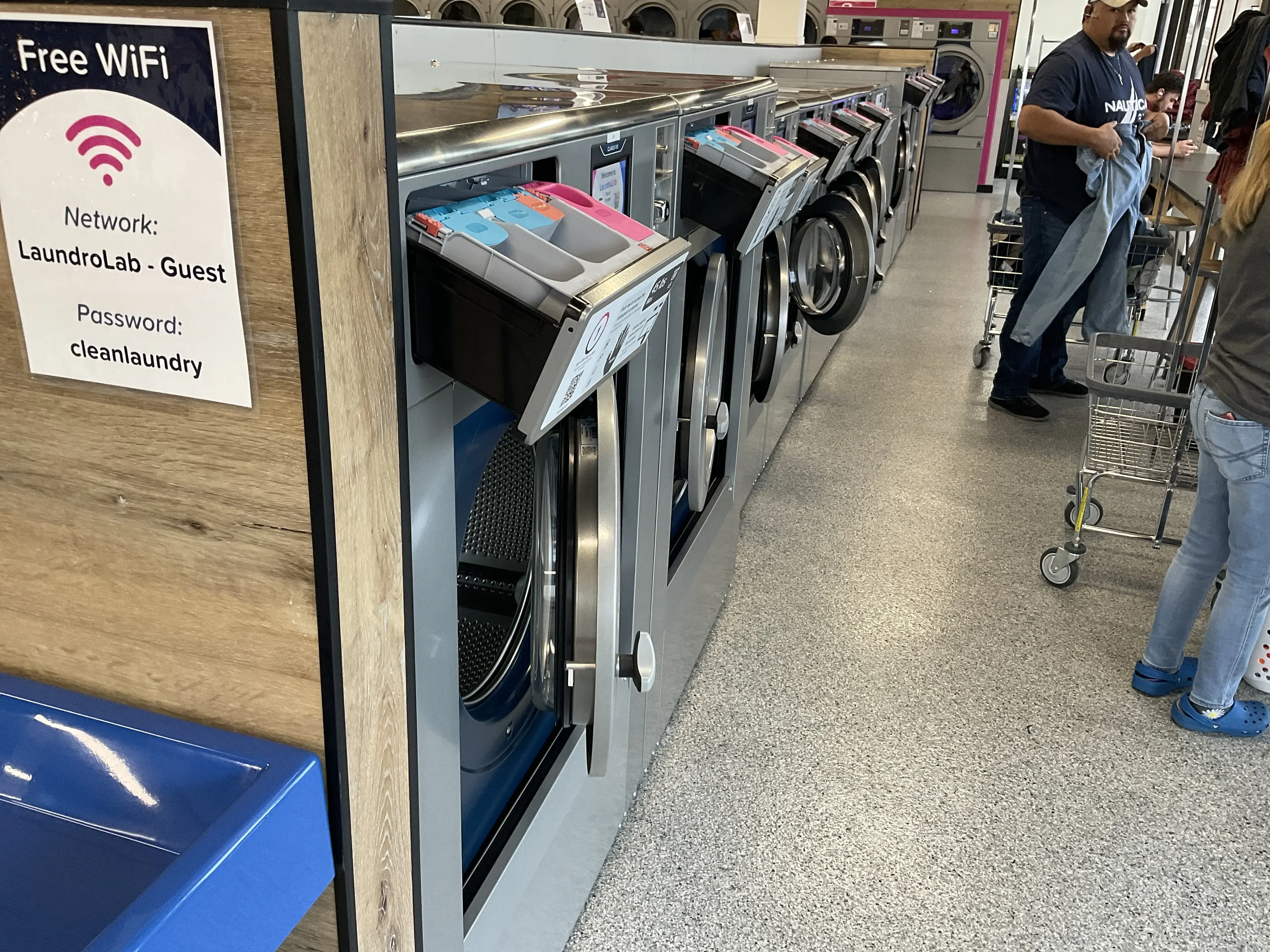 LaundroLab Laundromat thumbnail 16