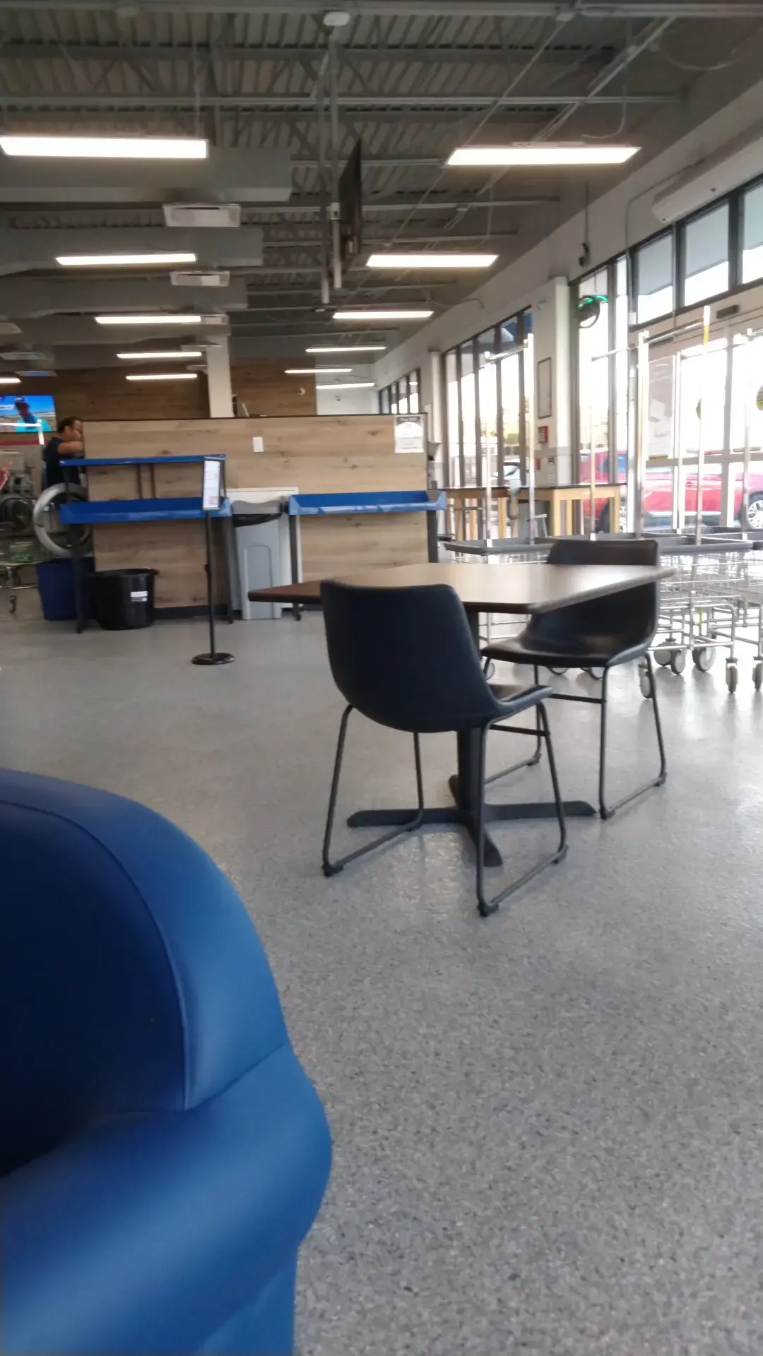 LaundroLab Laundromat thumbnail 15