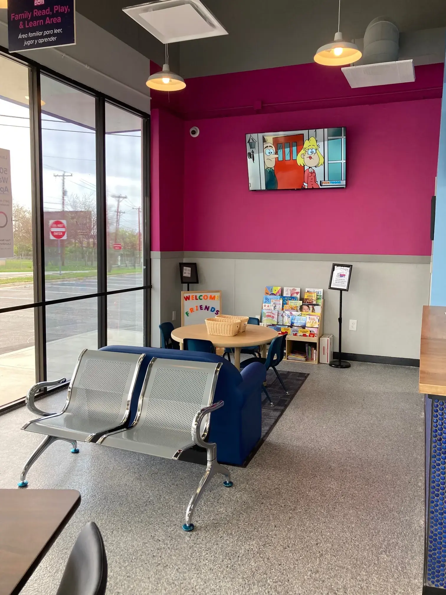 LaundroLab Laundromat thumbnail 8