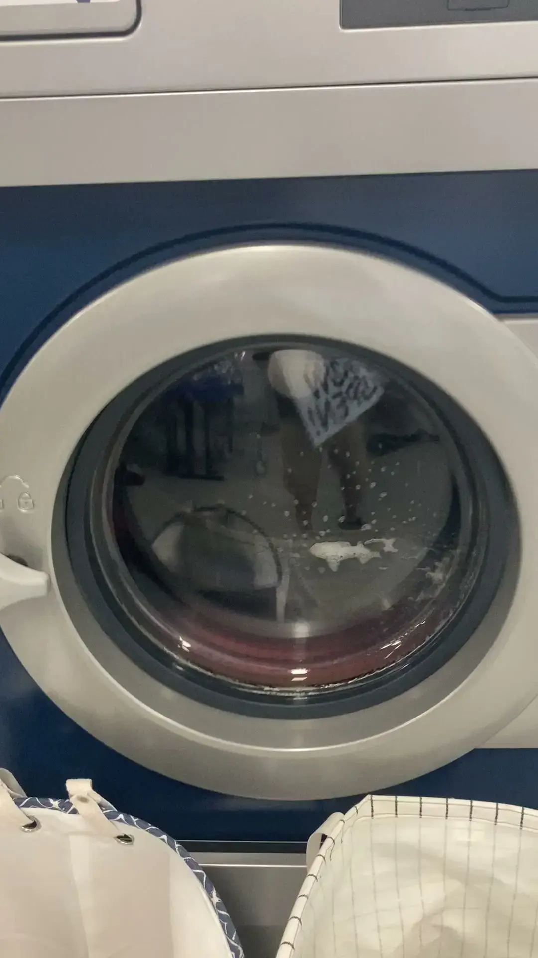 LaundroLab Laundromat thumbnail 17