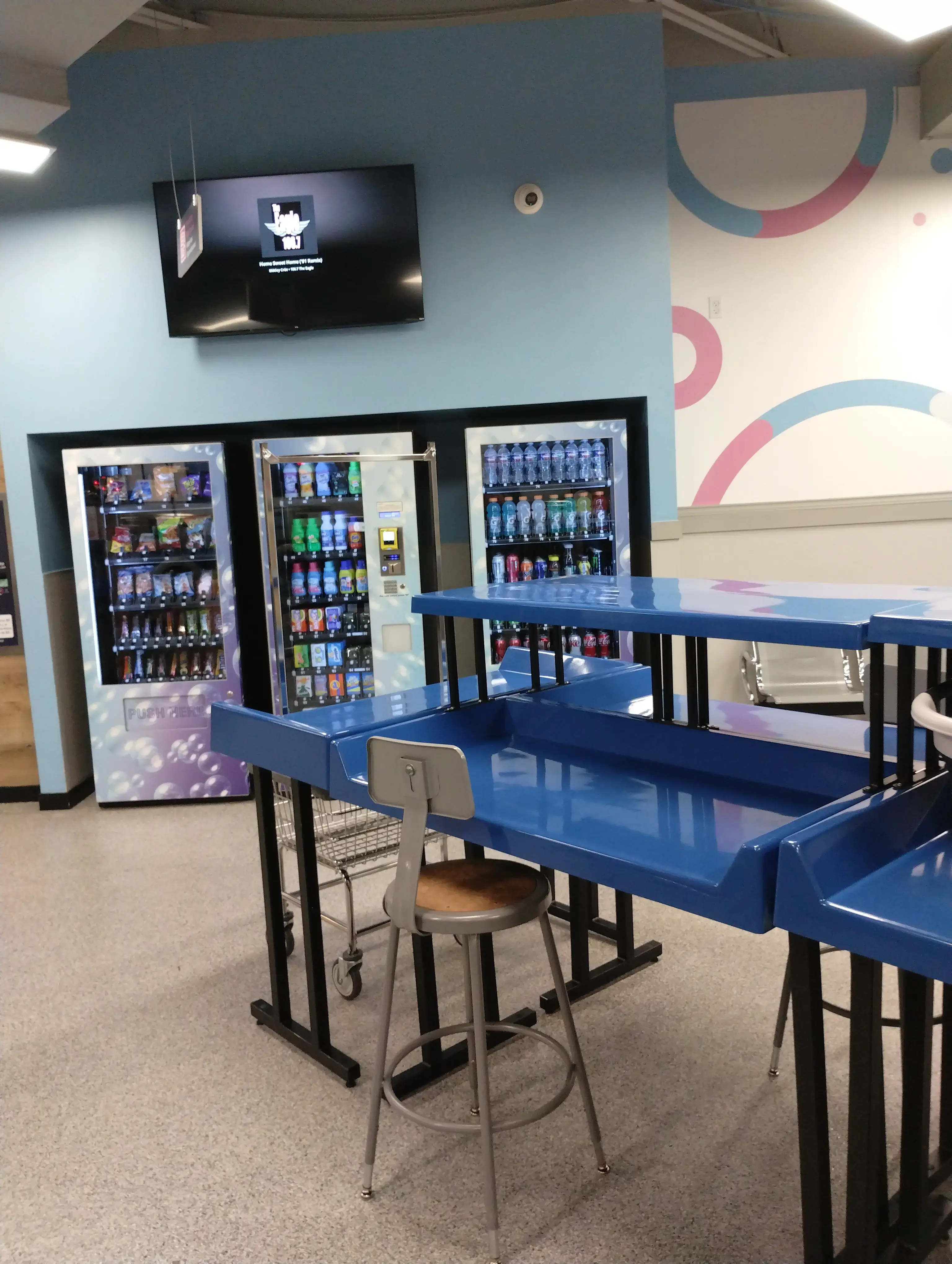 LaundroLab Laundromat - Image 19