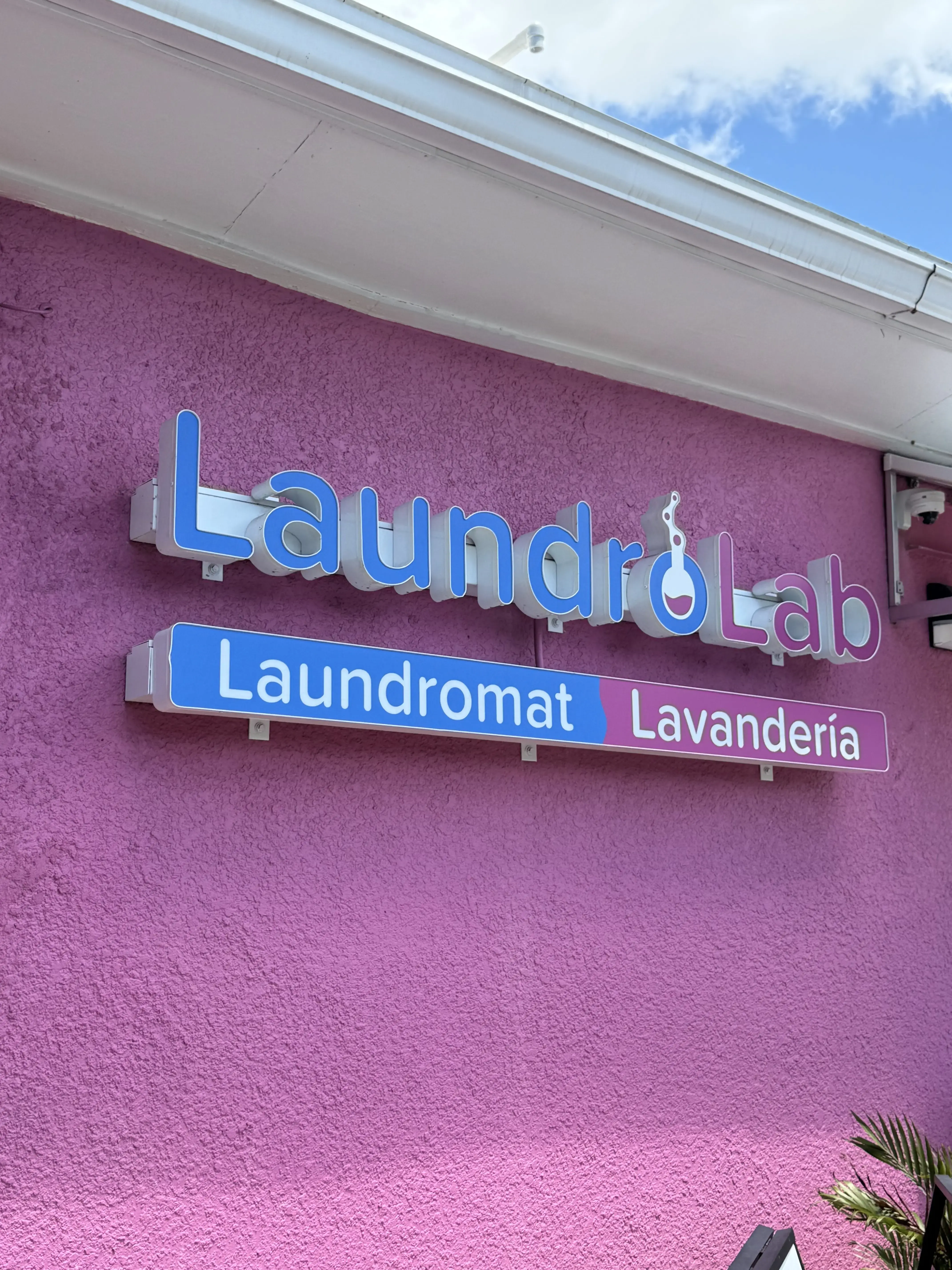 LaundroLab Laundromat - Image 19