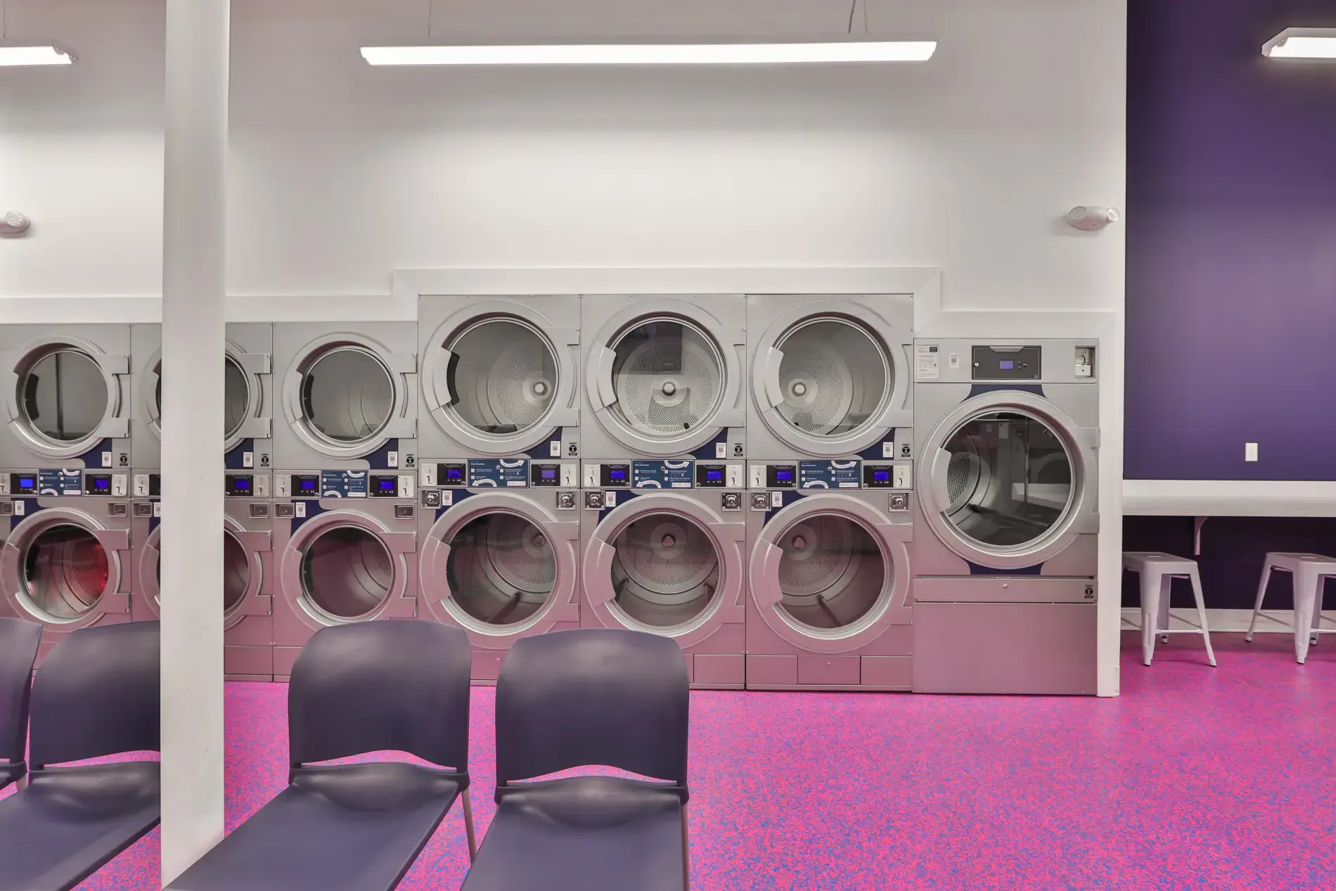 LaundroLab Laundromat thumbnail 7