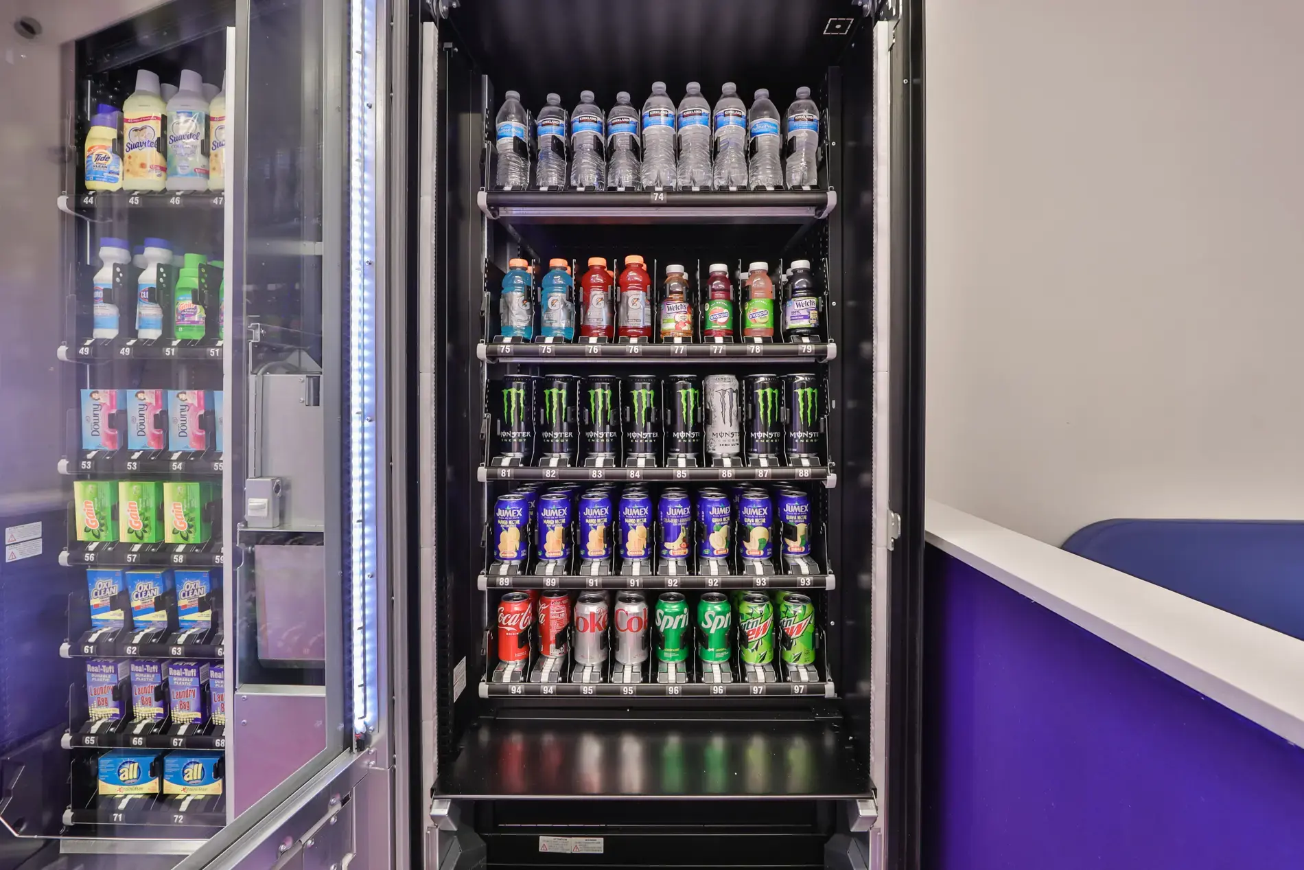 LaundroLab Laundromat thumbnail 6