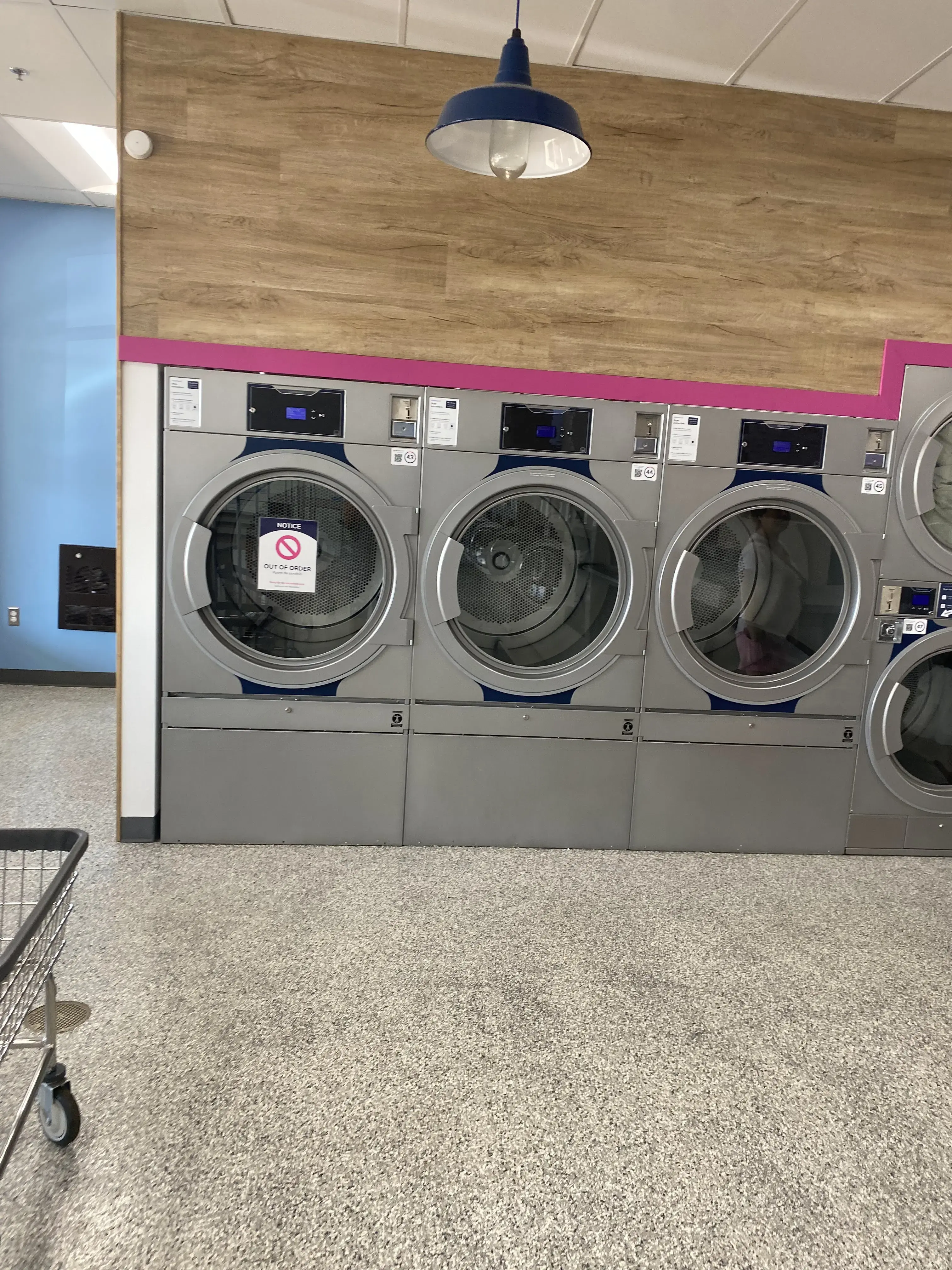 LaundroLab Laundromat thumbnail 11
