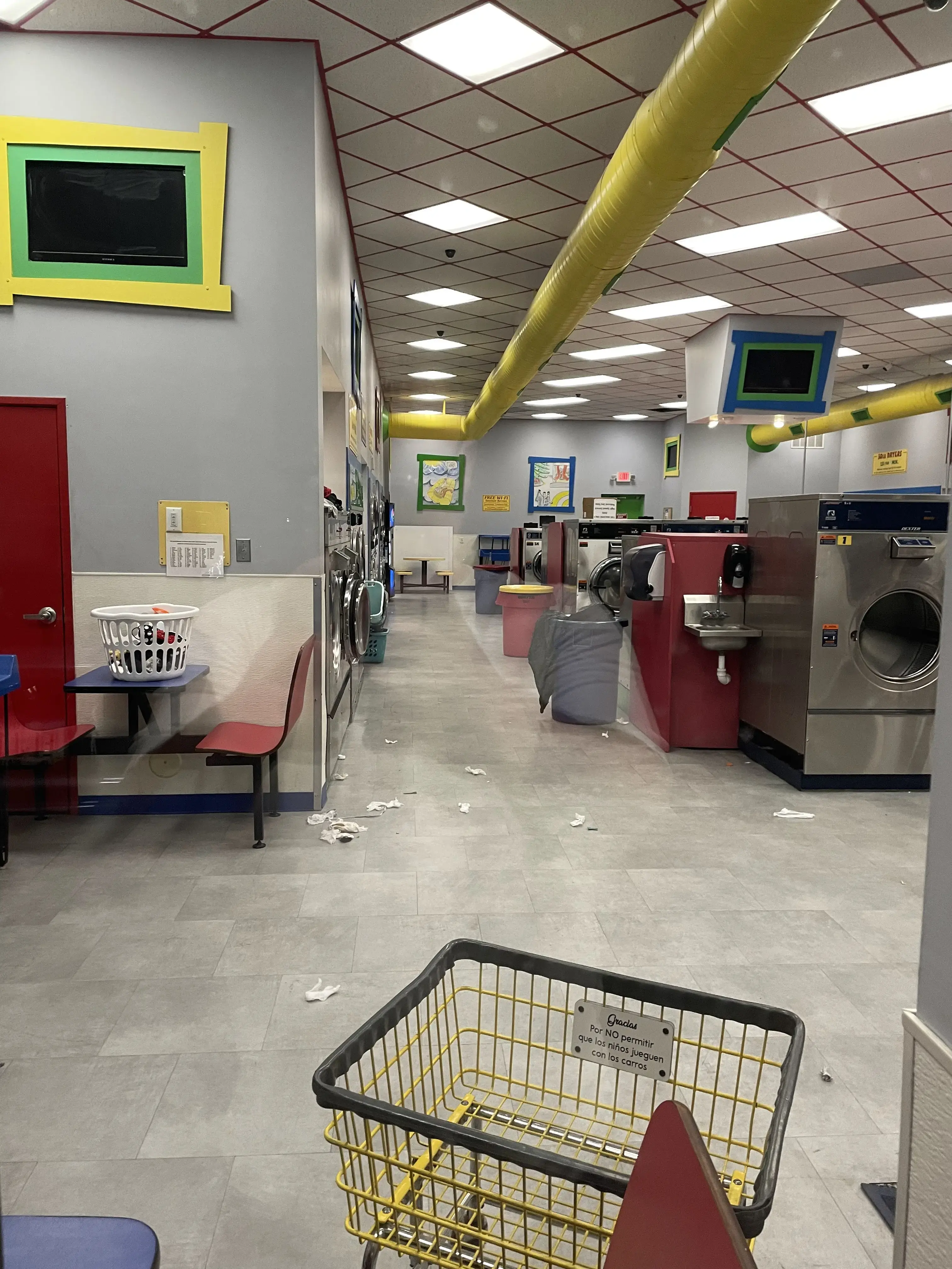Laundromania | Davenport, Iowa - Image 2