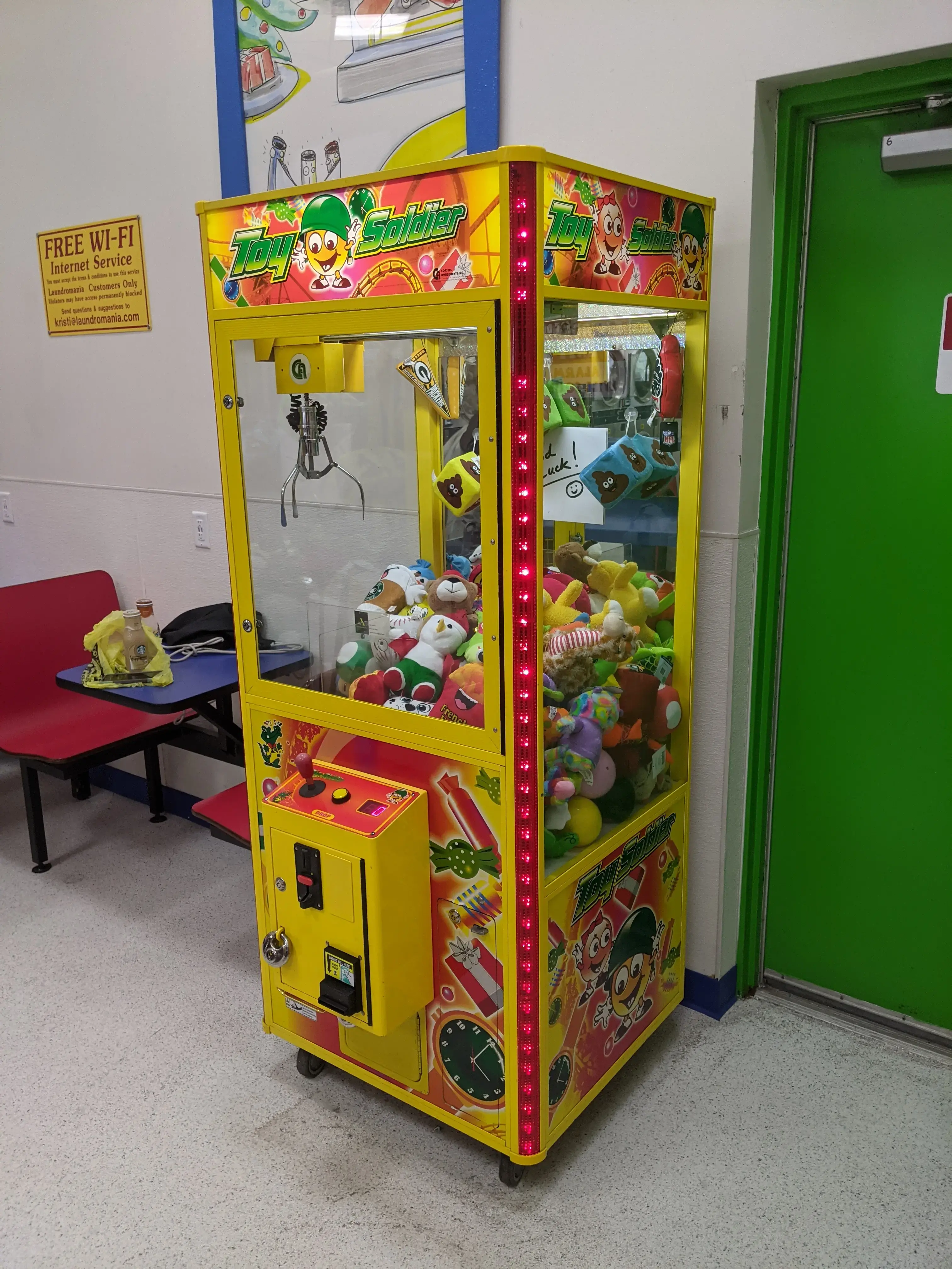 Laundromania | Davenport, Iowa thumbnail 12