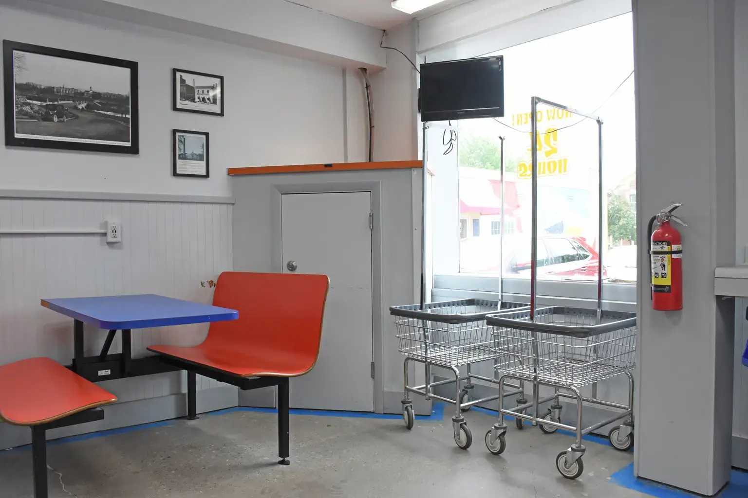 Laundromania (Downtown Iowa City) - Image 18