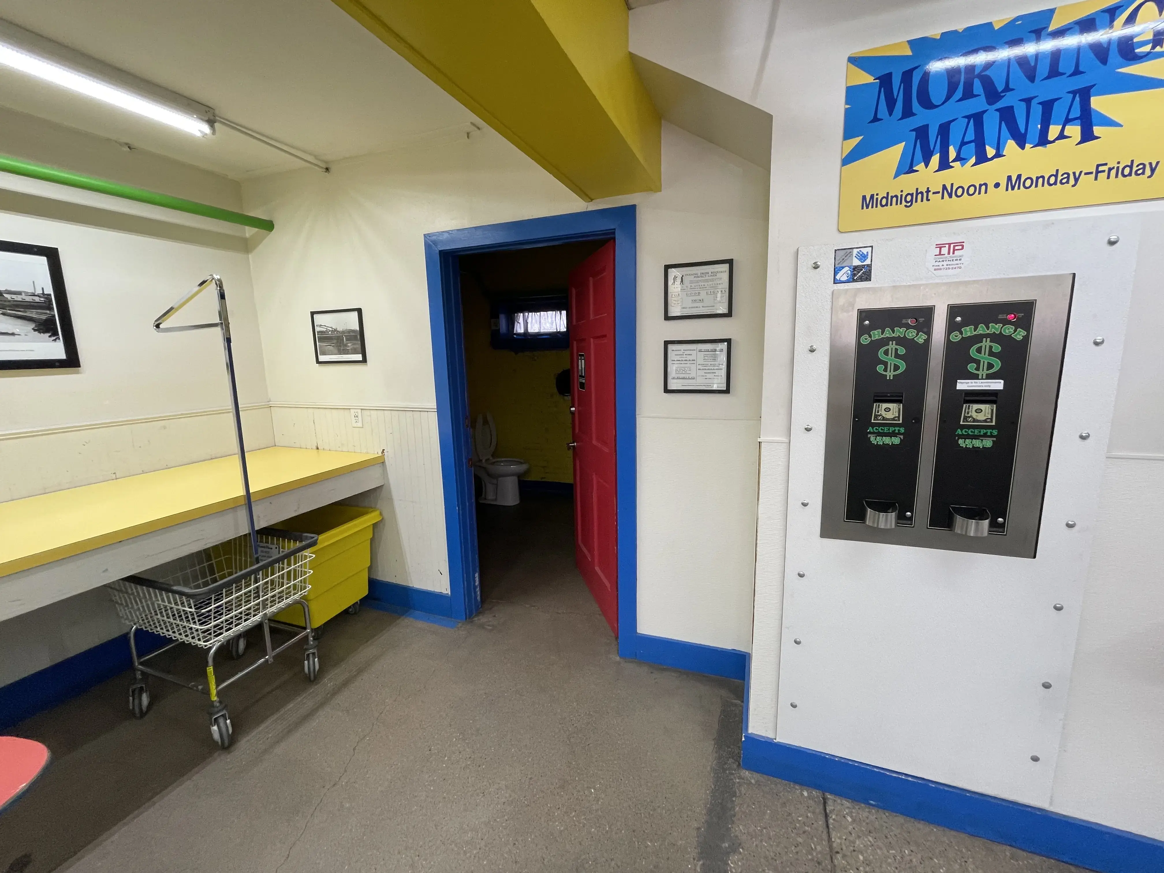 Laundromania (Downtown Iowa City) thumbnail 14