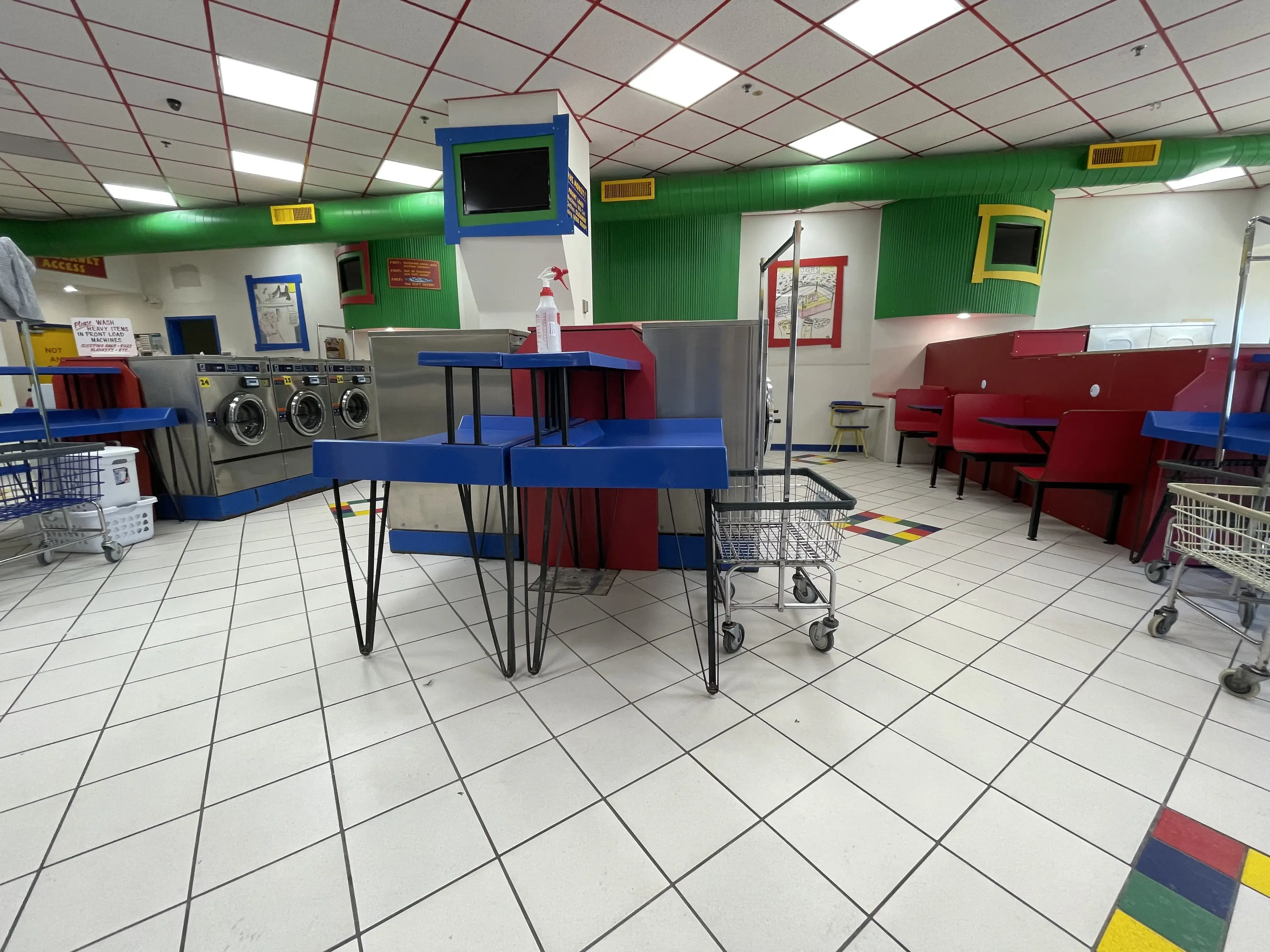 Laundromania (North Liberty, Iowa) - Image 9