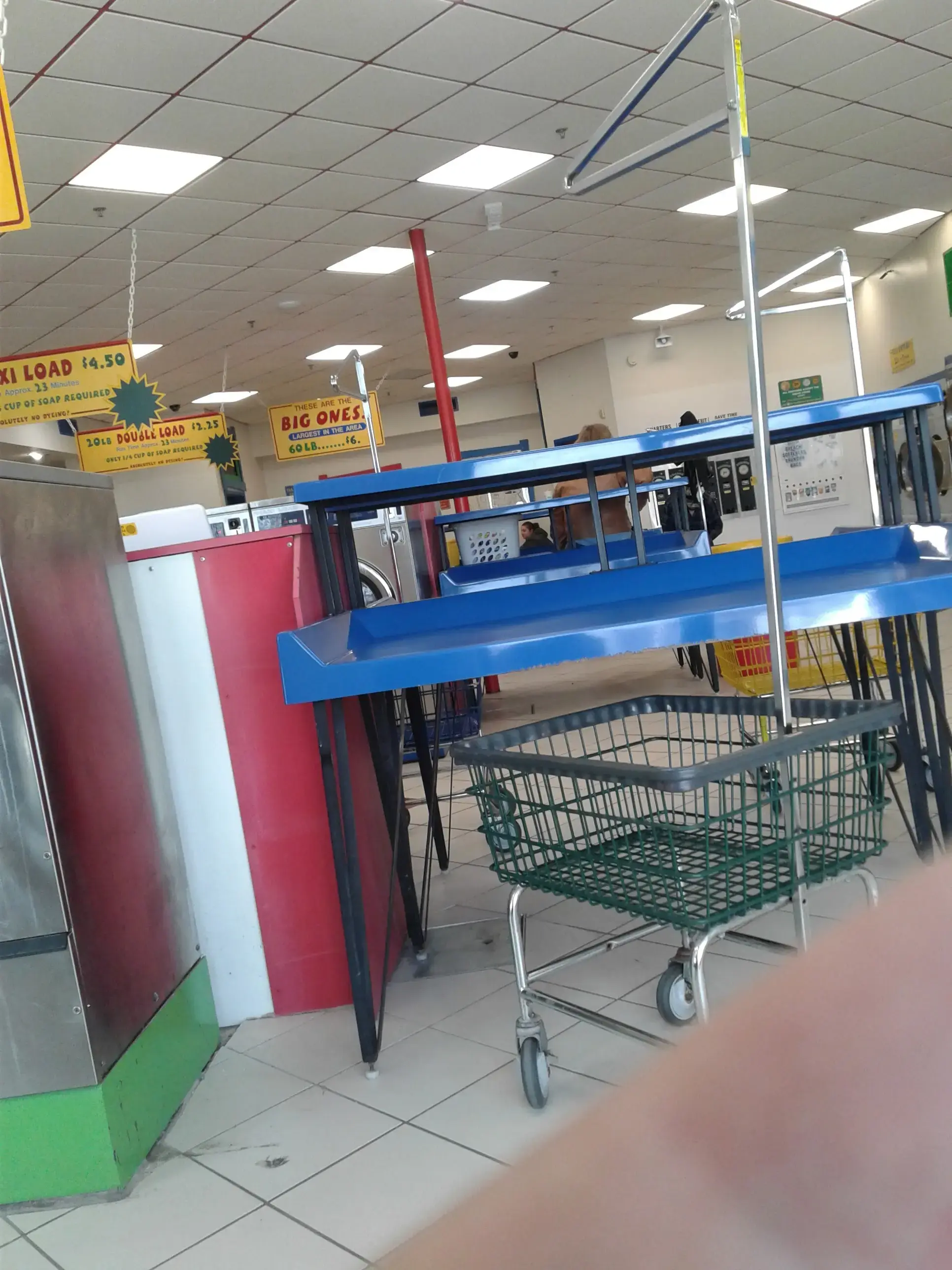 Laundromania (Sycamore Mall: East Iowa City) thumbnail 10