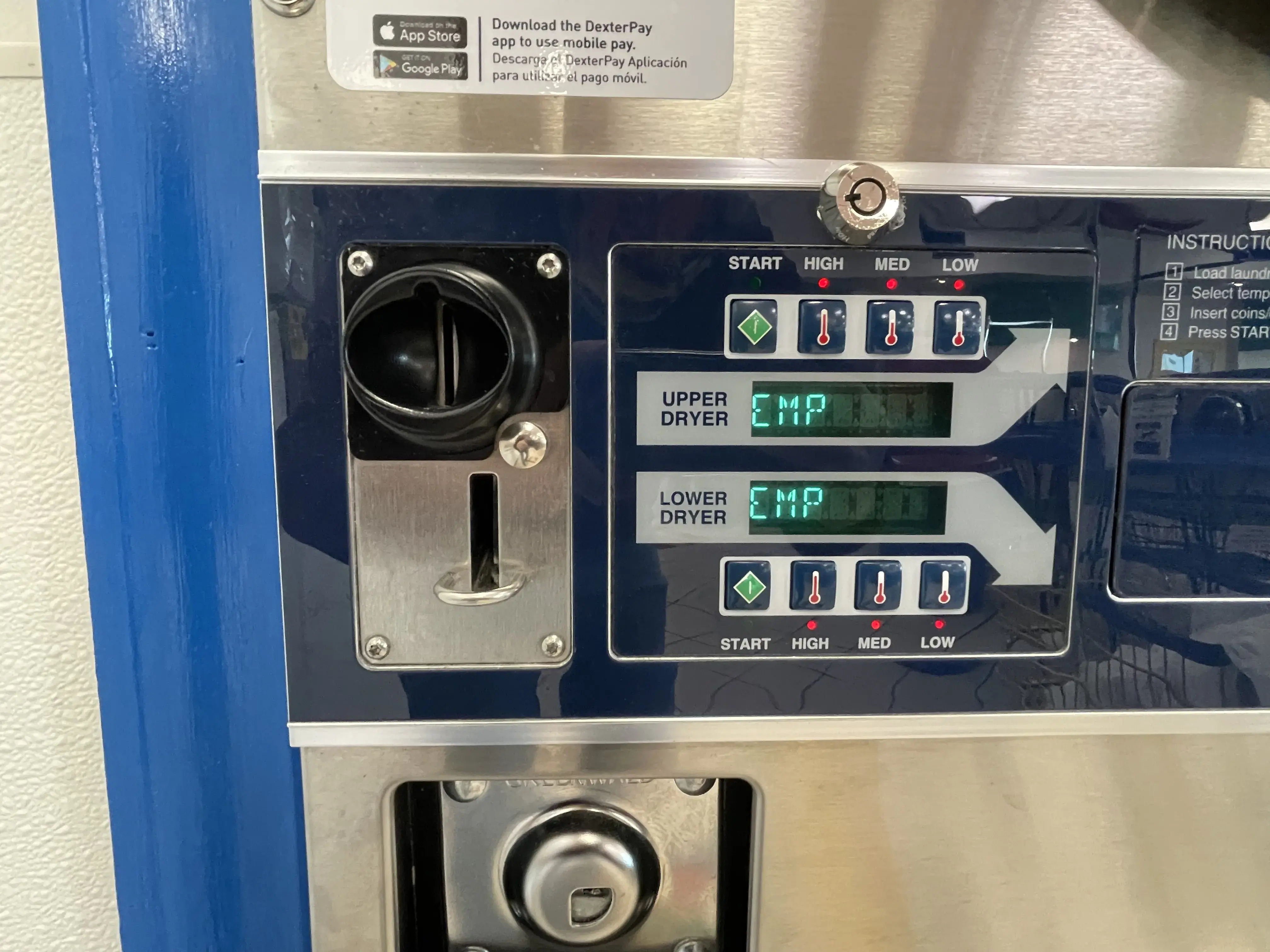 Laundromania (Sycamore Mall: East Iowa City) thumbnail 4