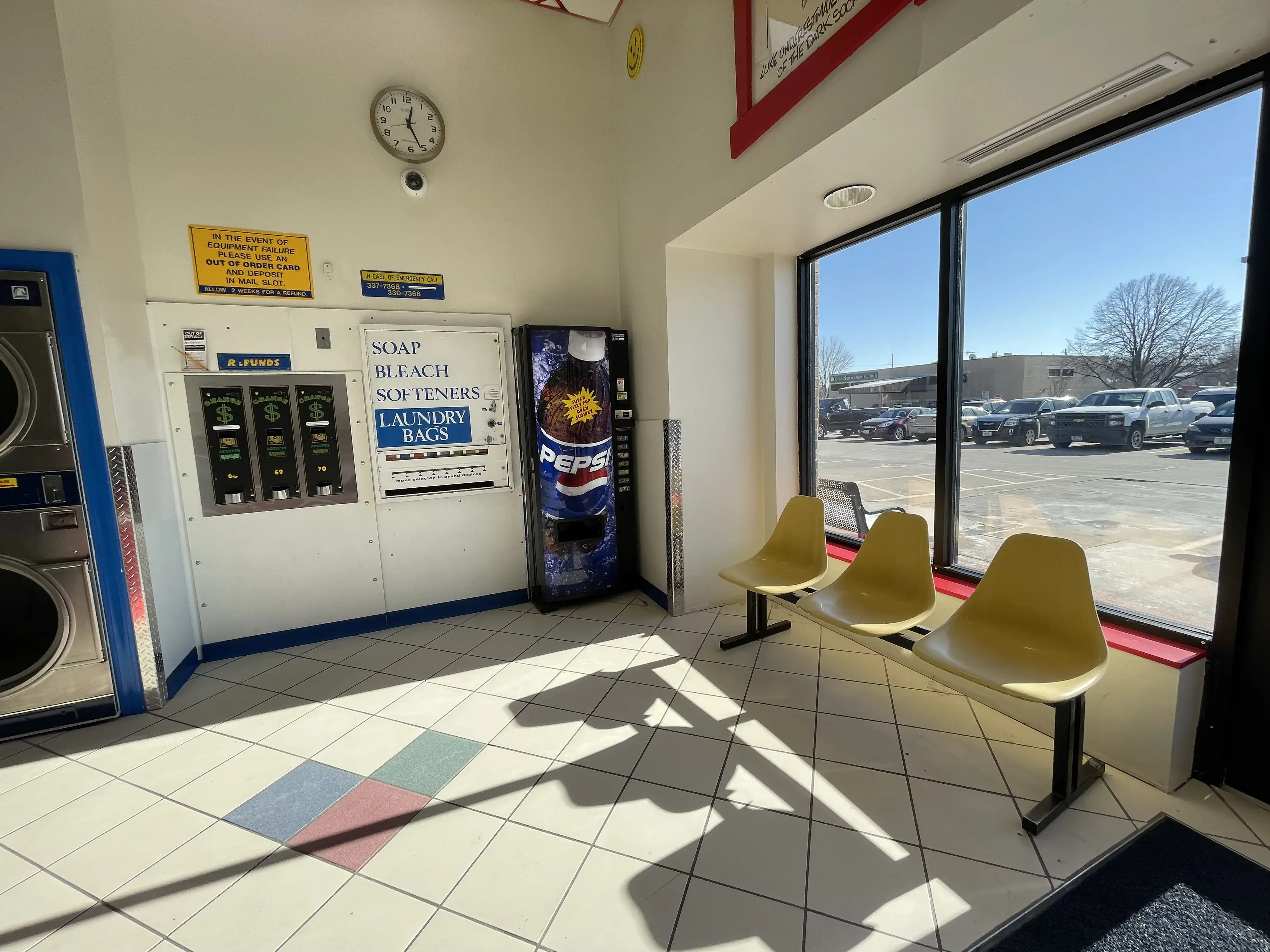 Laundromania (Walden Square: West Iowa City) thumbnail 8