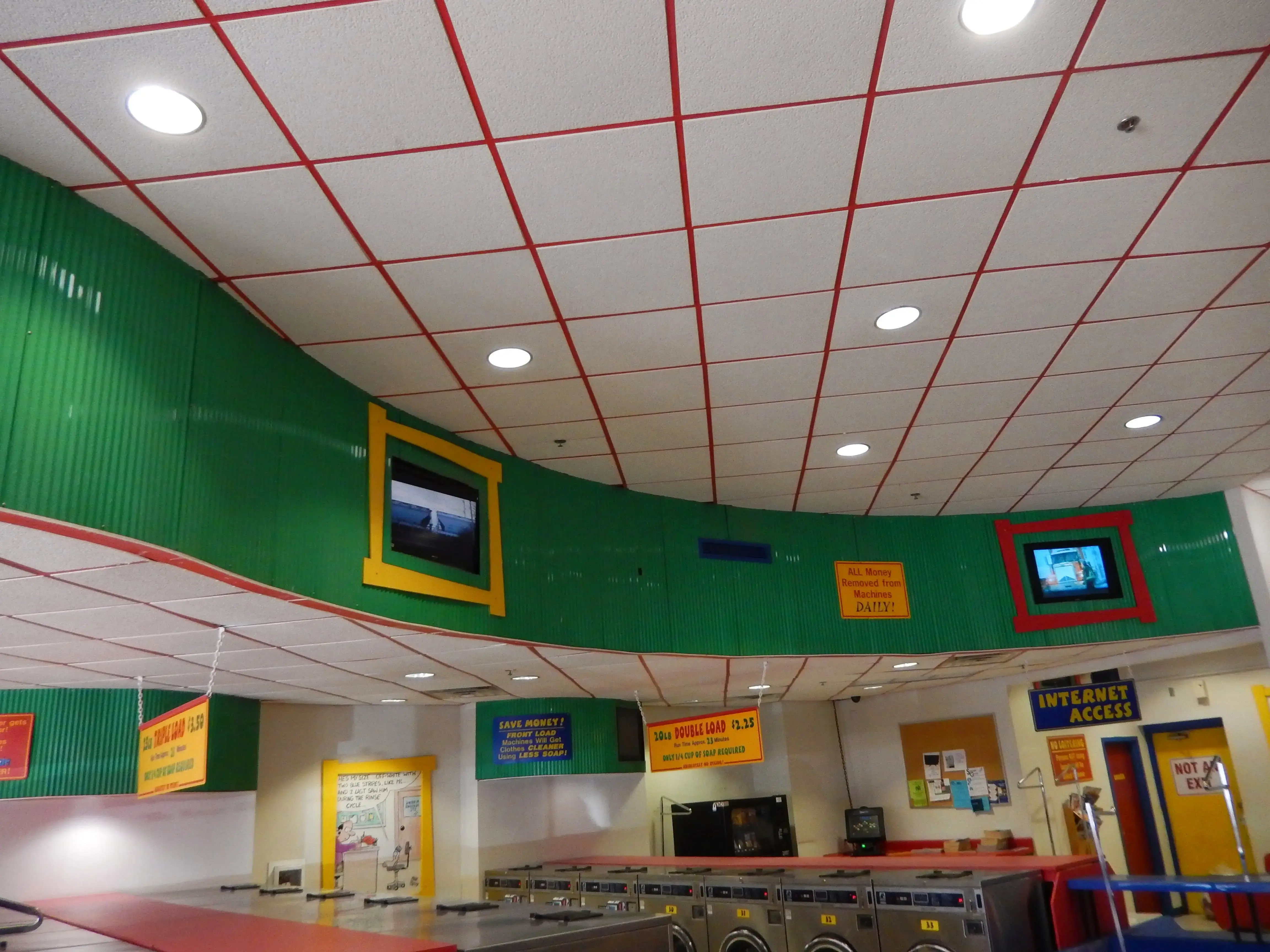 Laundromania (Walden Square: West Iowa City) thumbnail 18