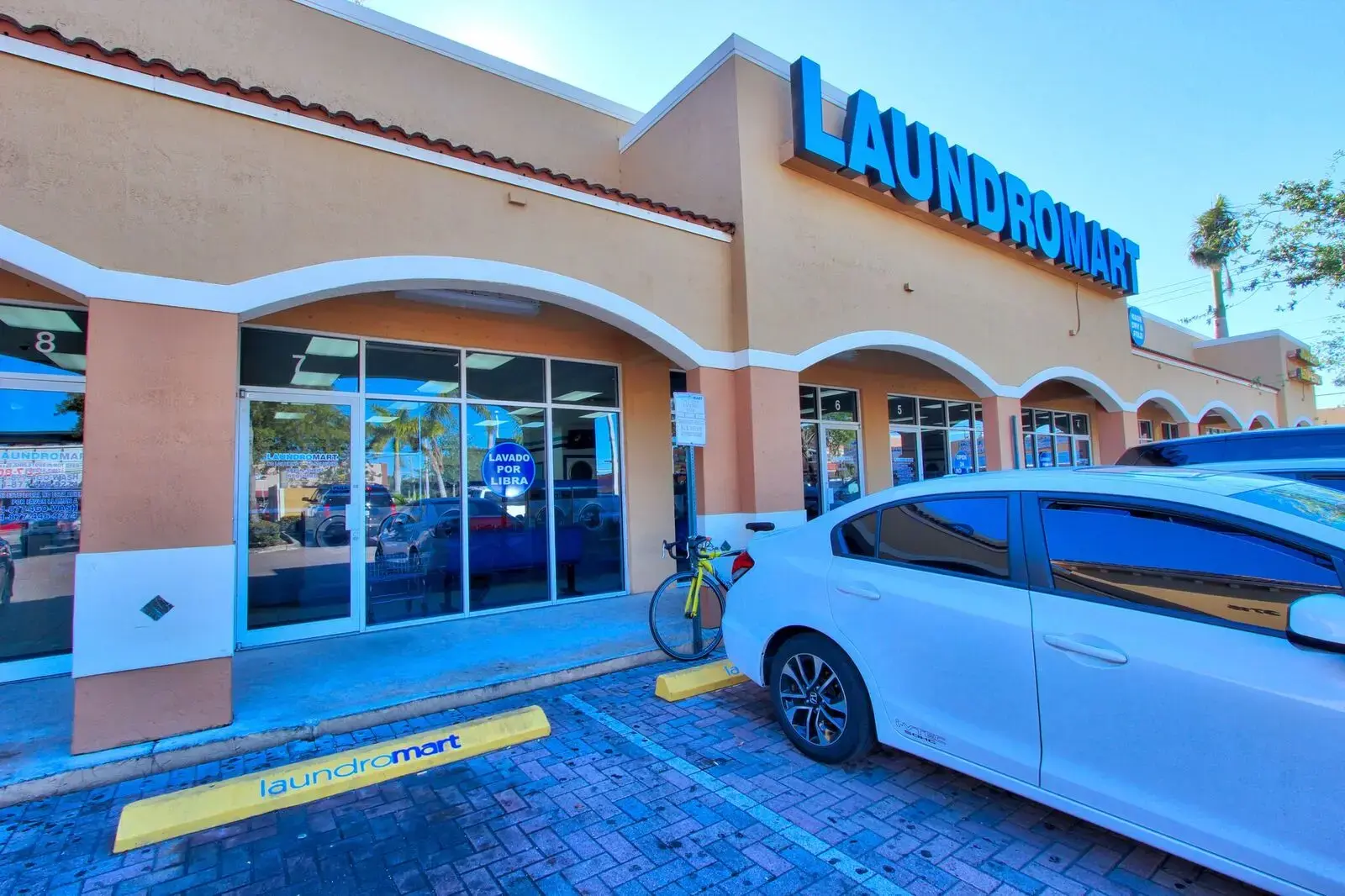 laundromart thumbnail 6