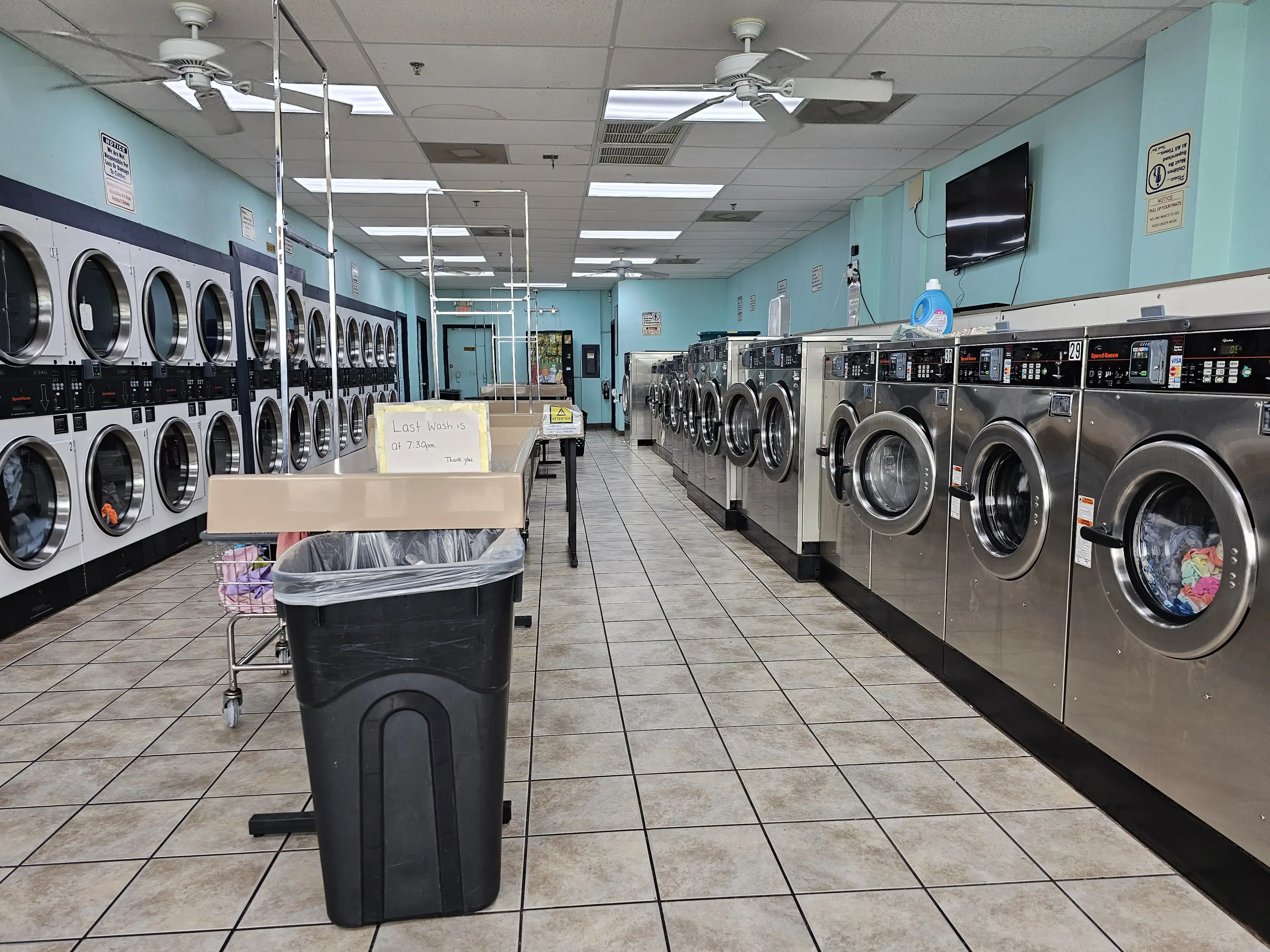 Laundromart Of East Orlando - Image 3