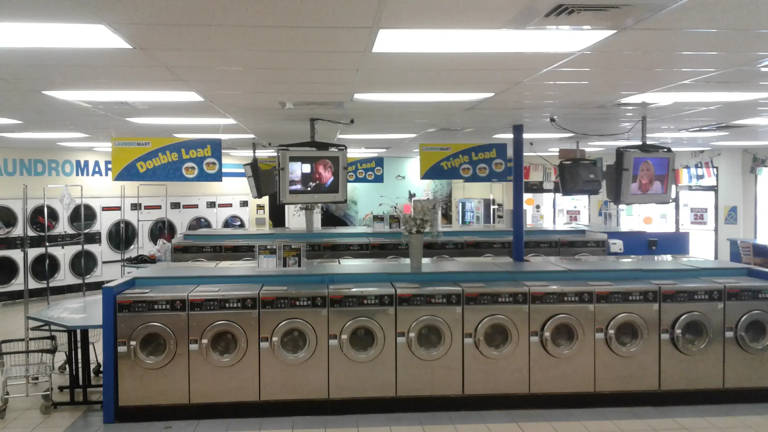 Laundromart On Bearss - Image 6