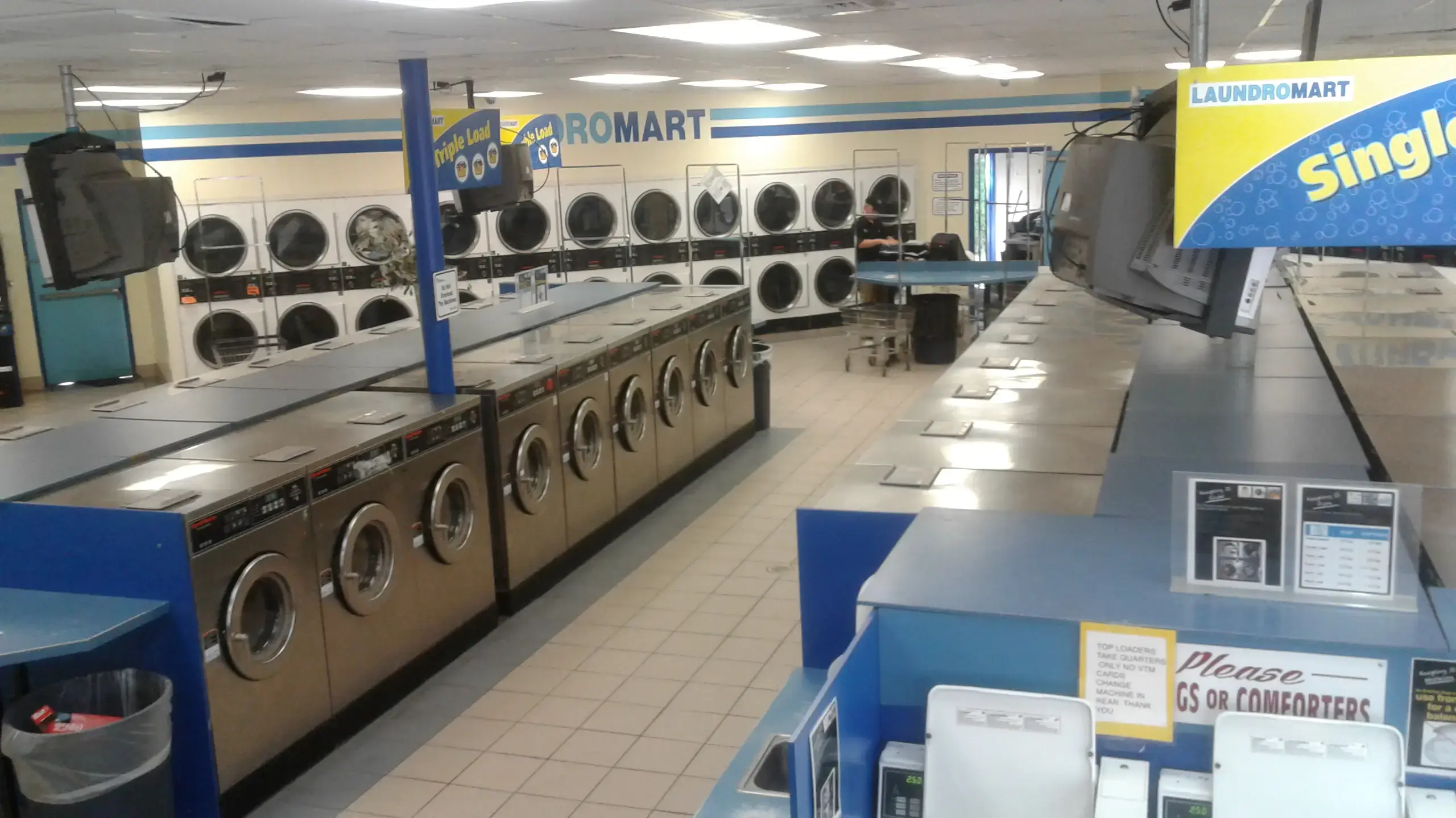Laundromart On Bearss thumbnail 9