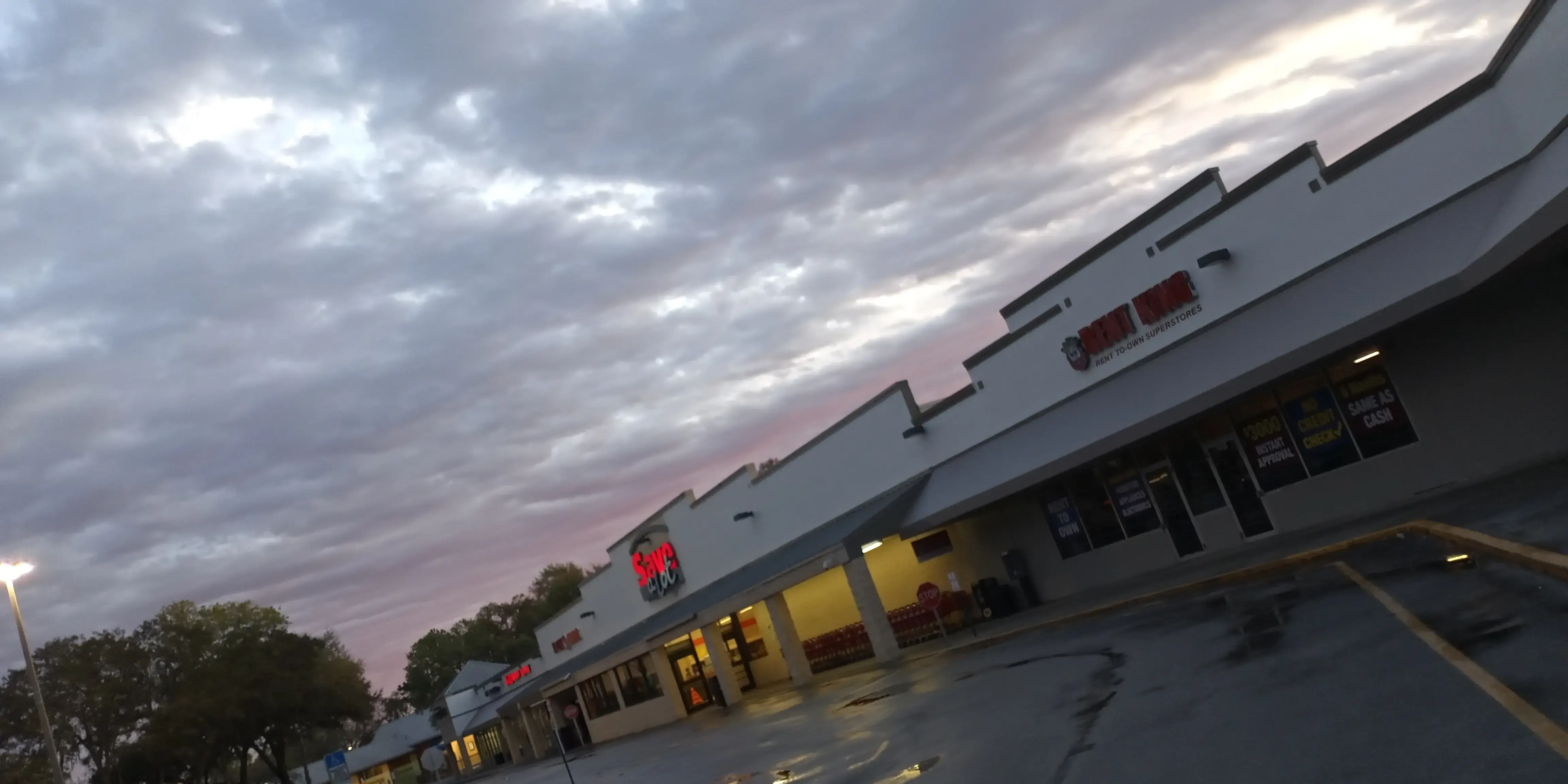 Laundromart On Bearss - Image 15
