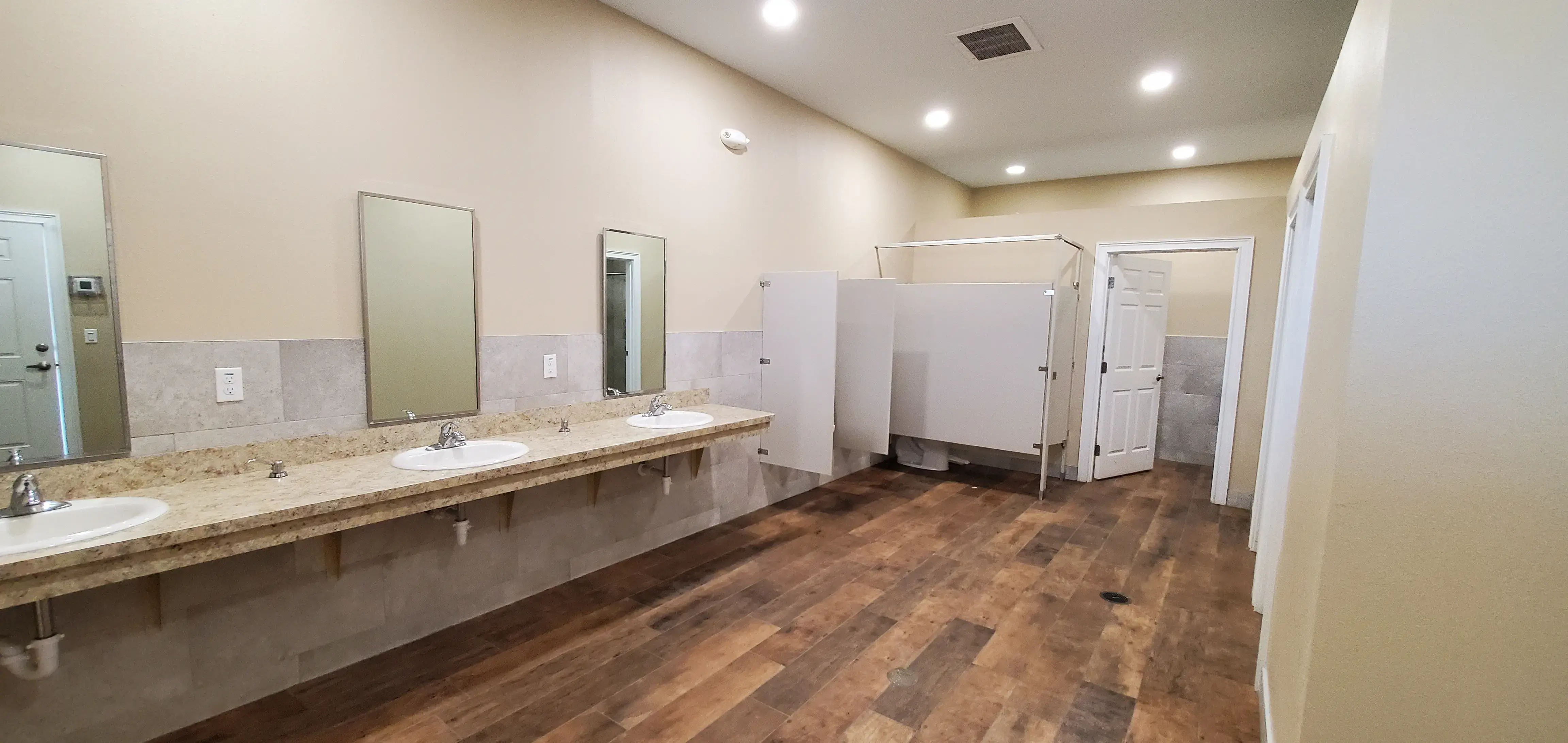 Laundromat #1 (RaCO) - Image 1