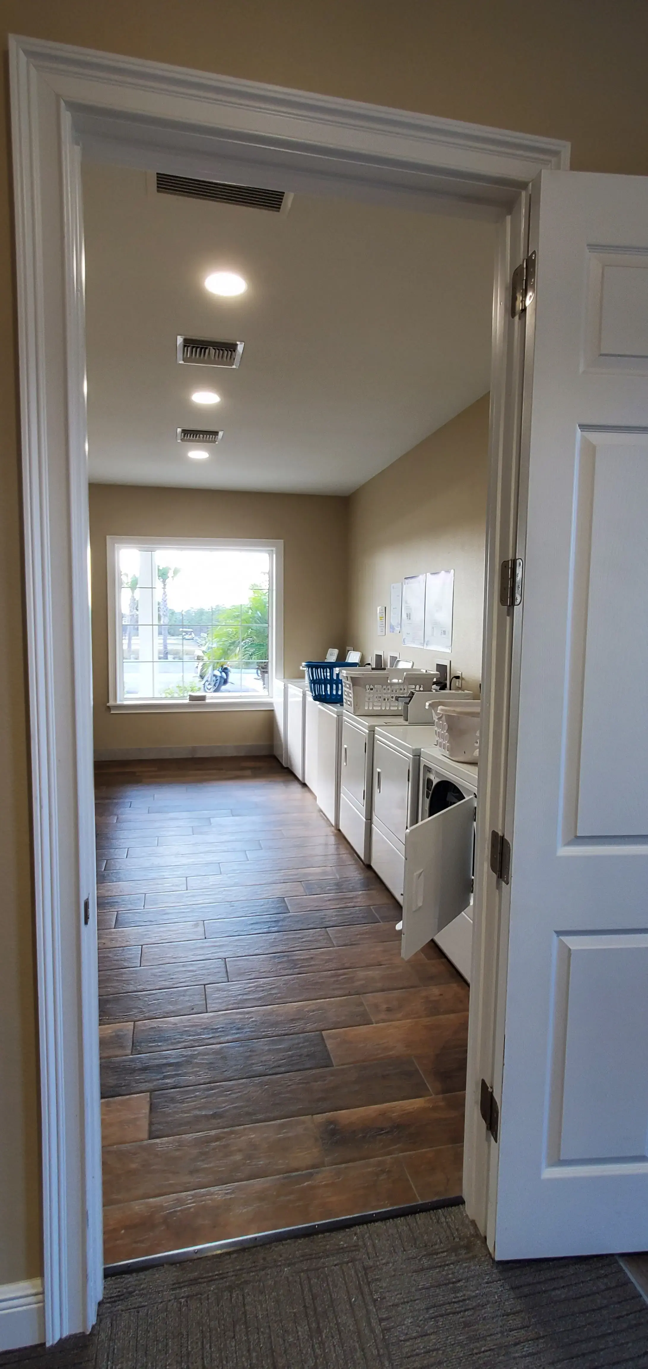 Laundromat #1 (RaCO) - Image 6