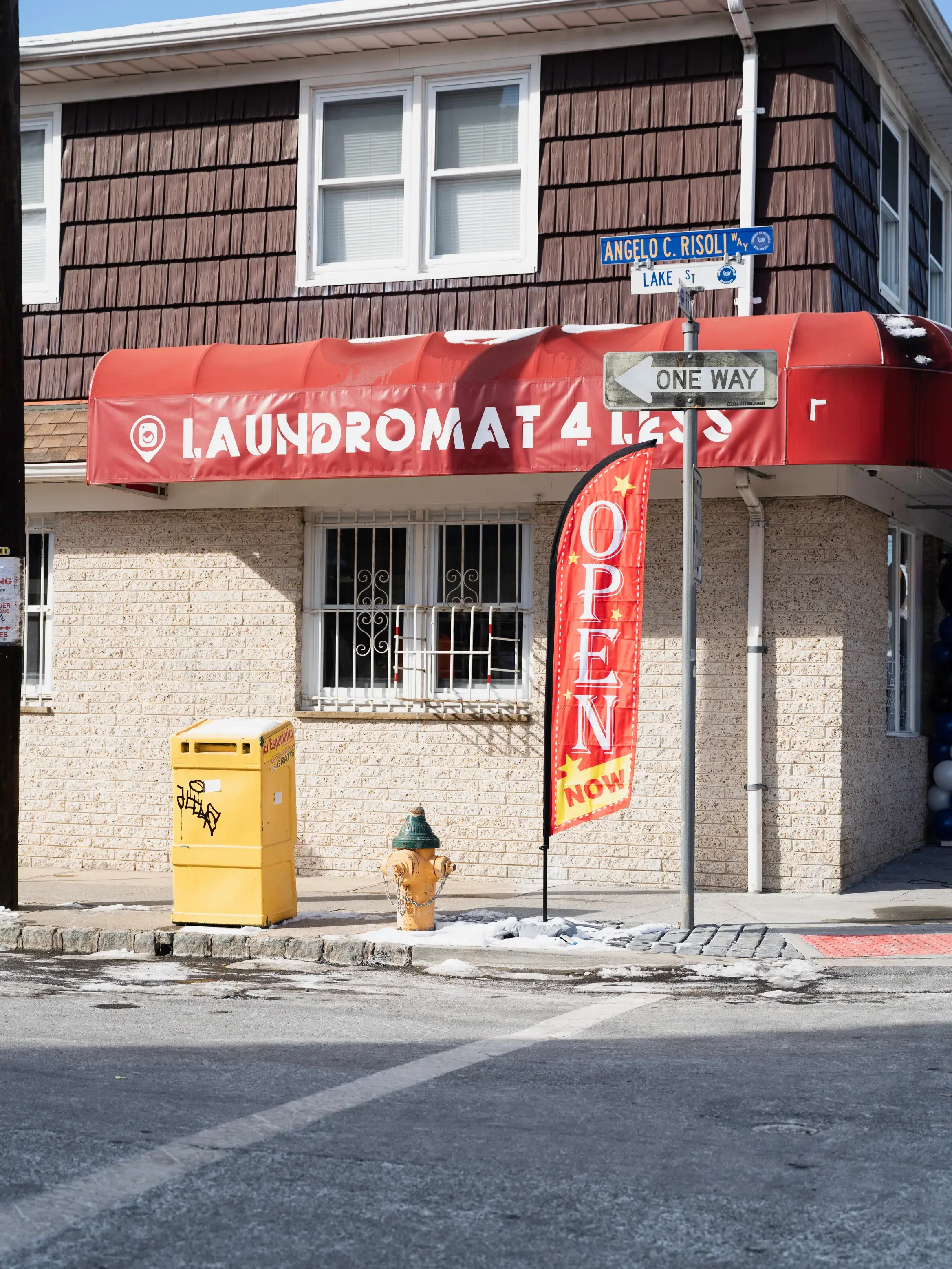Laundromat 4 Less thumbnail 7