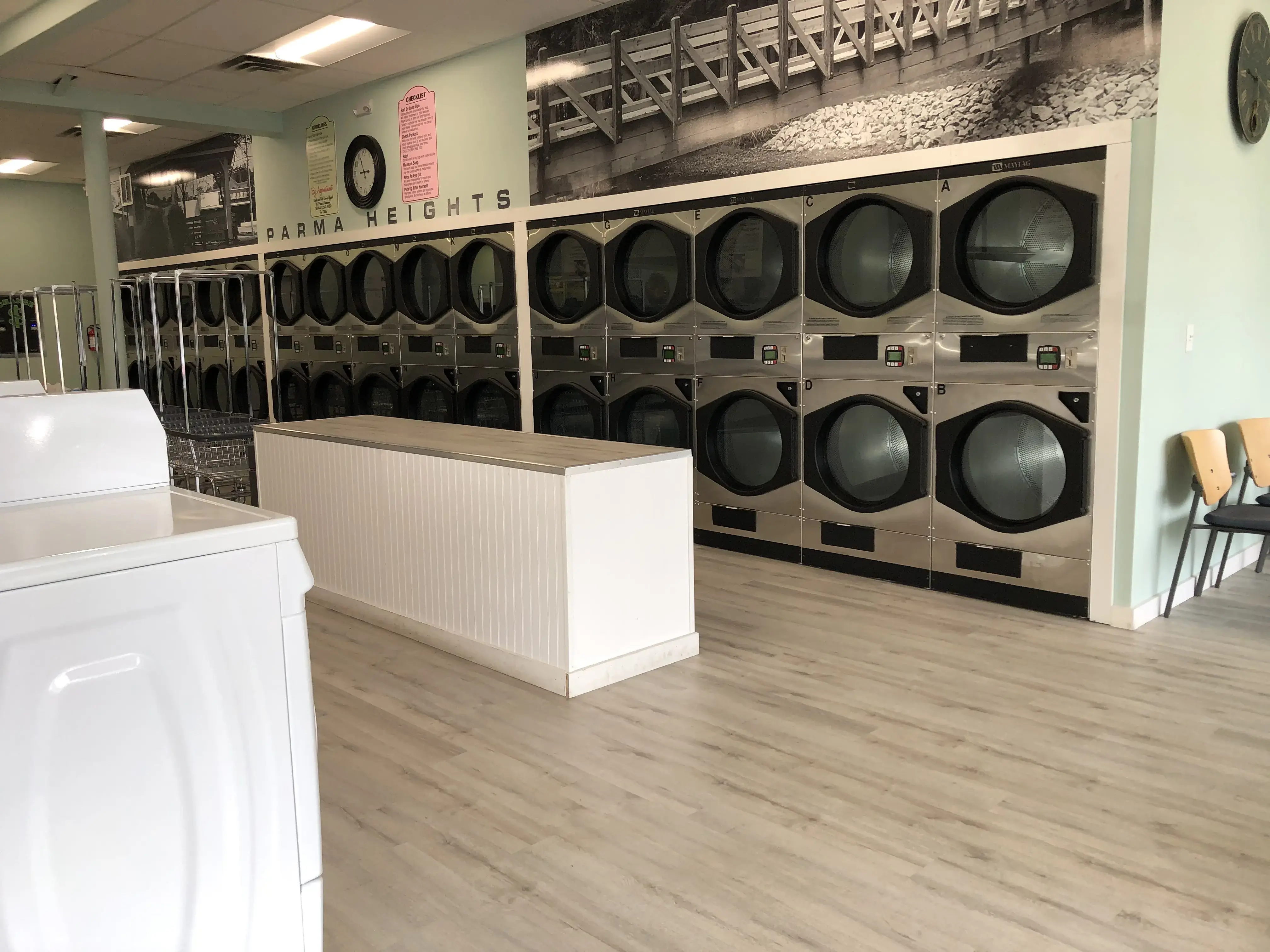 Laundromat 42 thumbnail 19