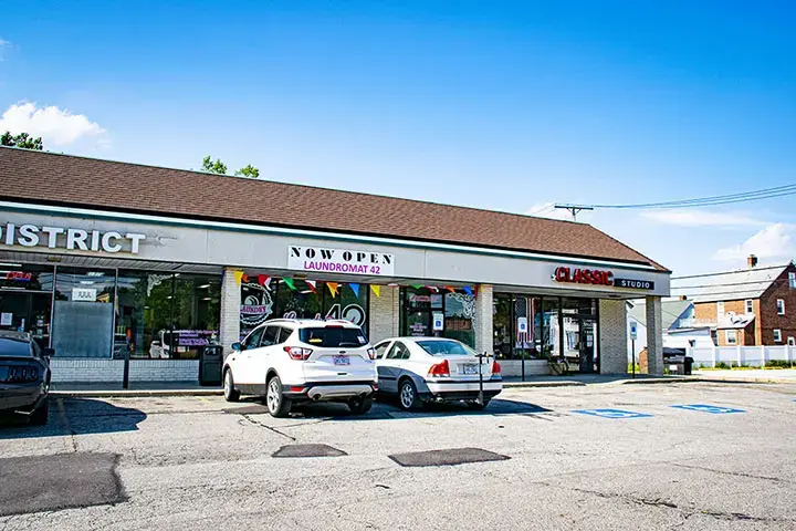Laundromat 42 - Image 4