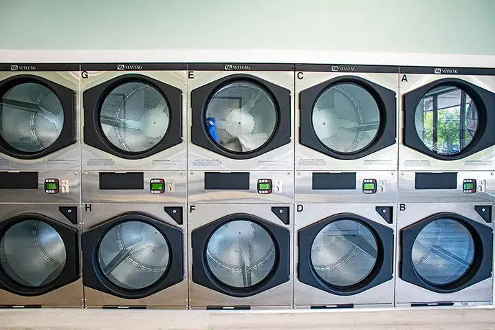 Laundromat 42 thumbnail 17