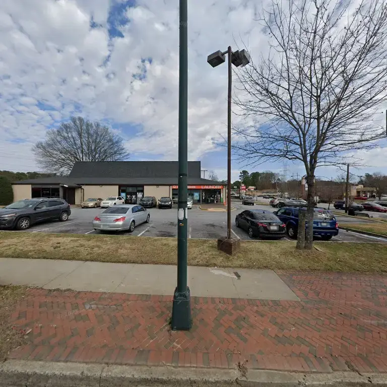 Laundromat - Image 13