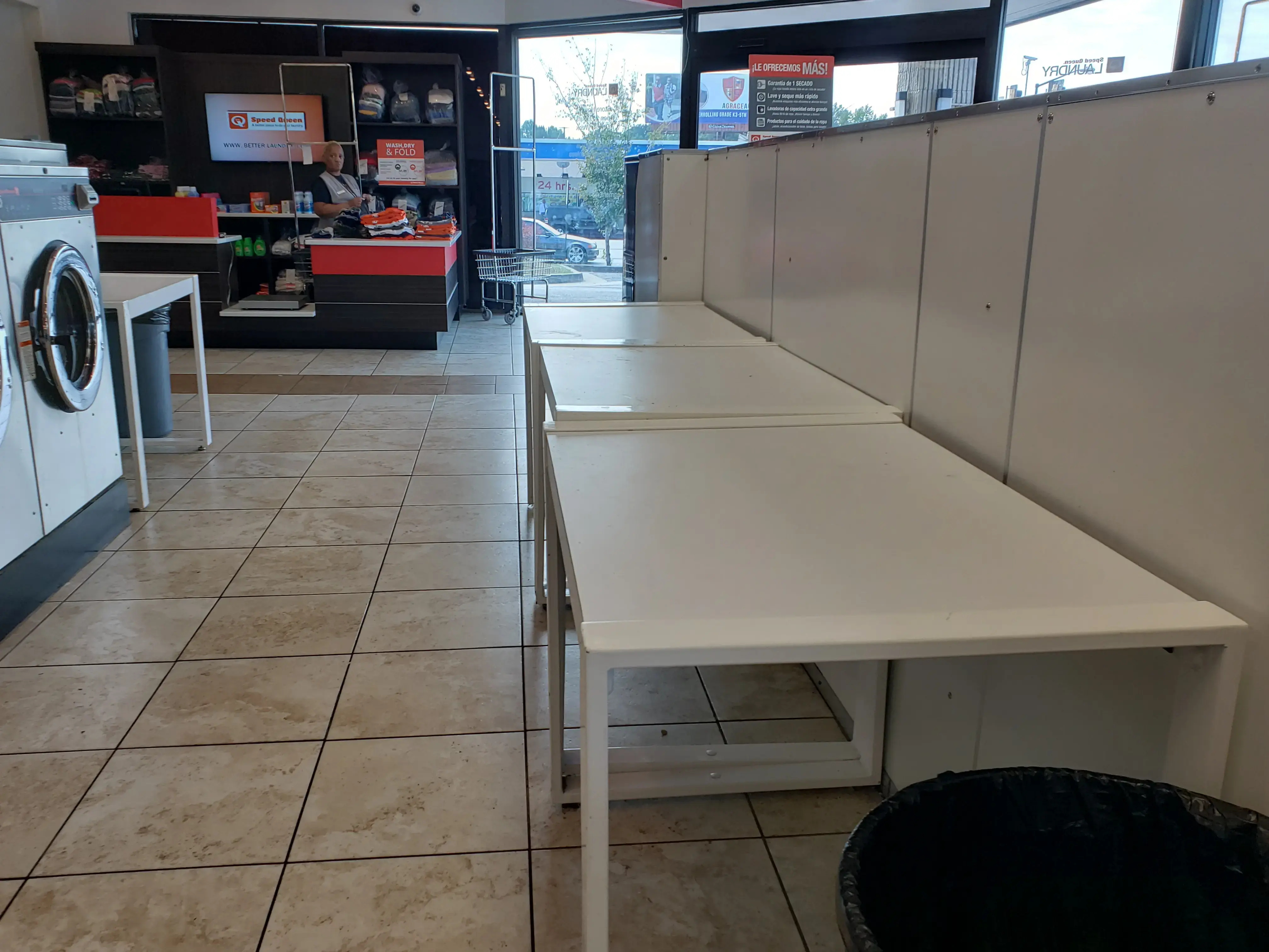 Laundromat - Image 4