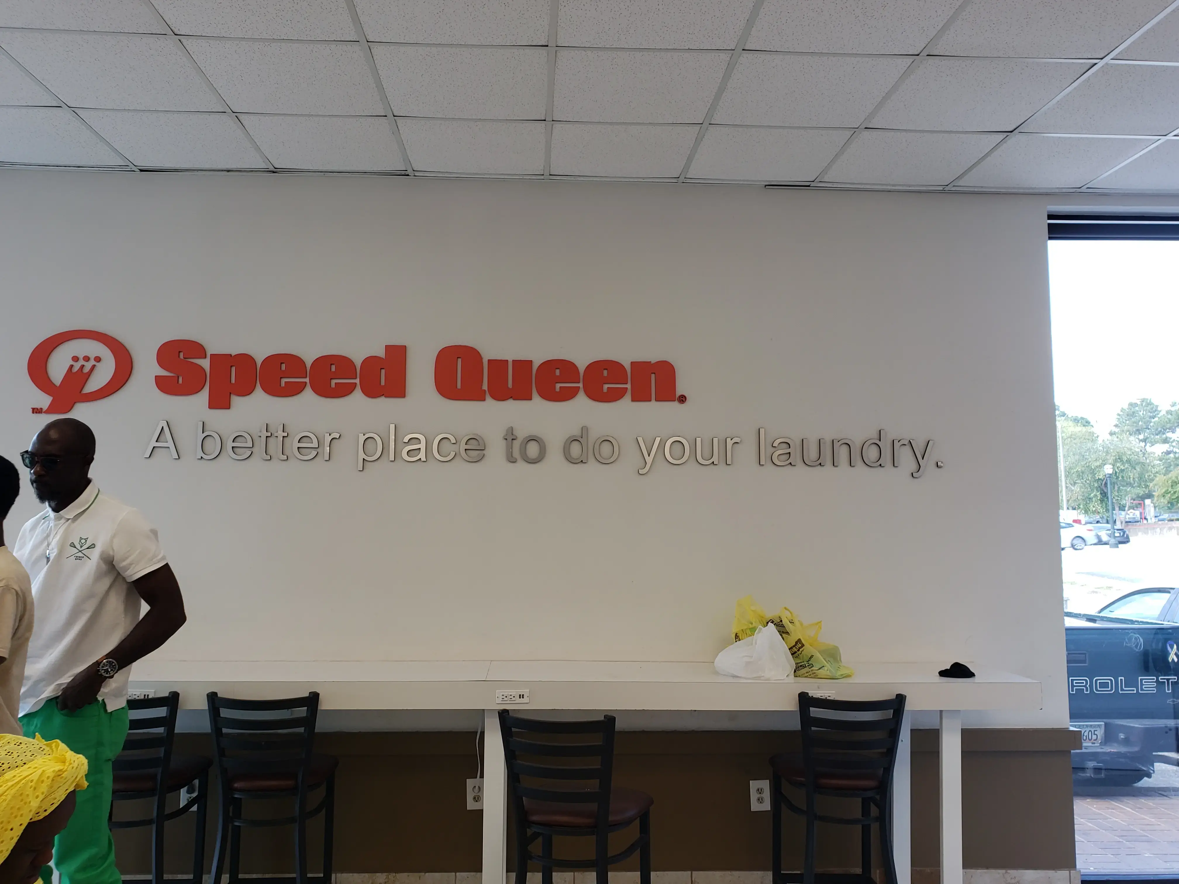 Laundromat - Image 2