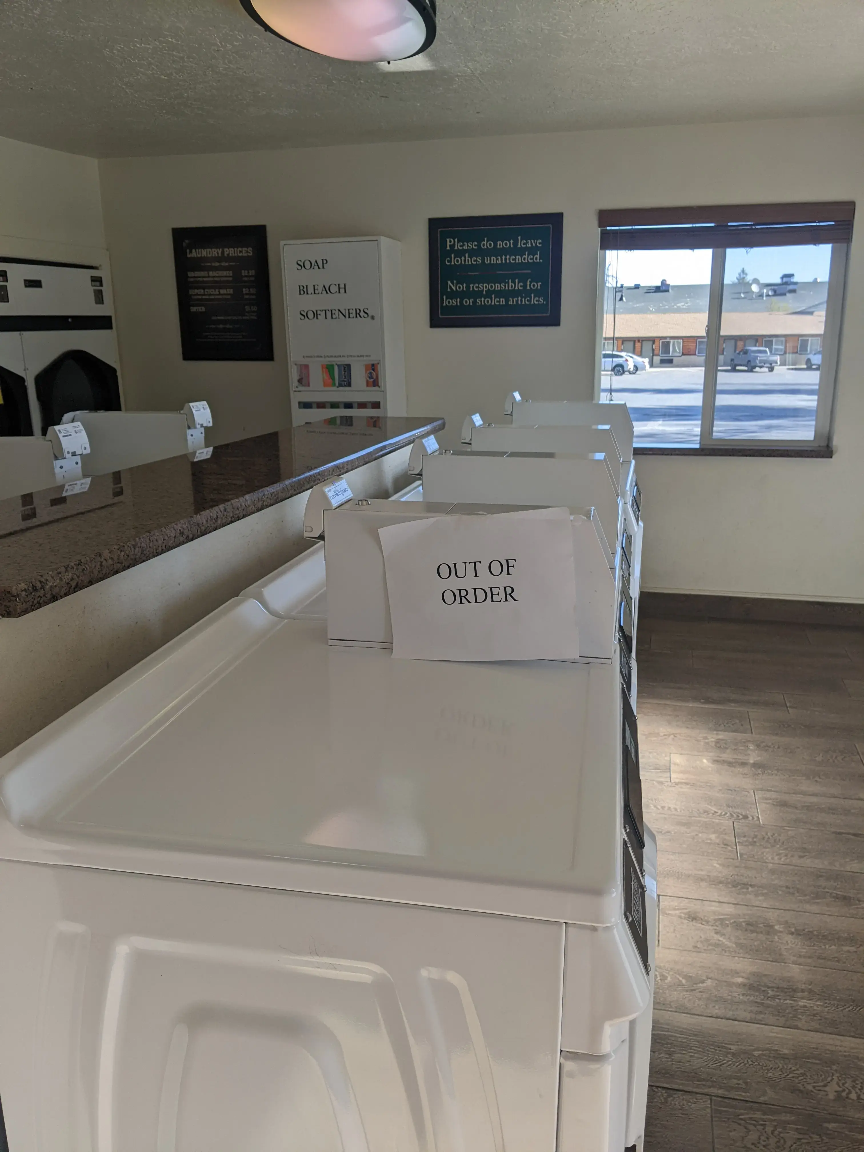 Laundromat - Image 6