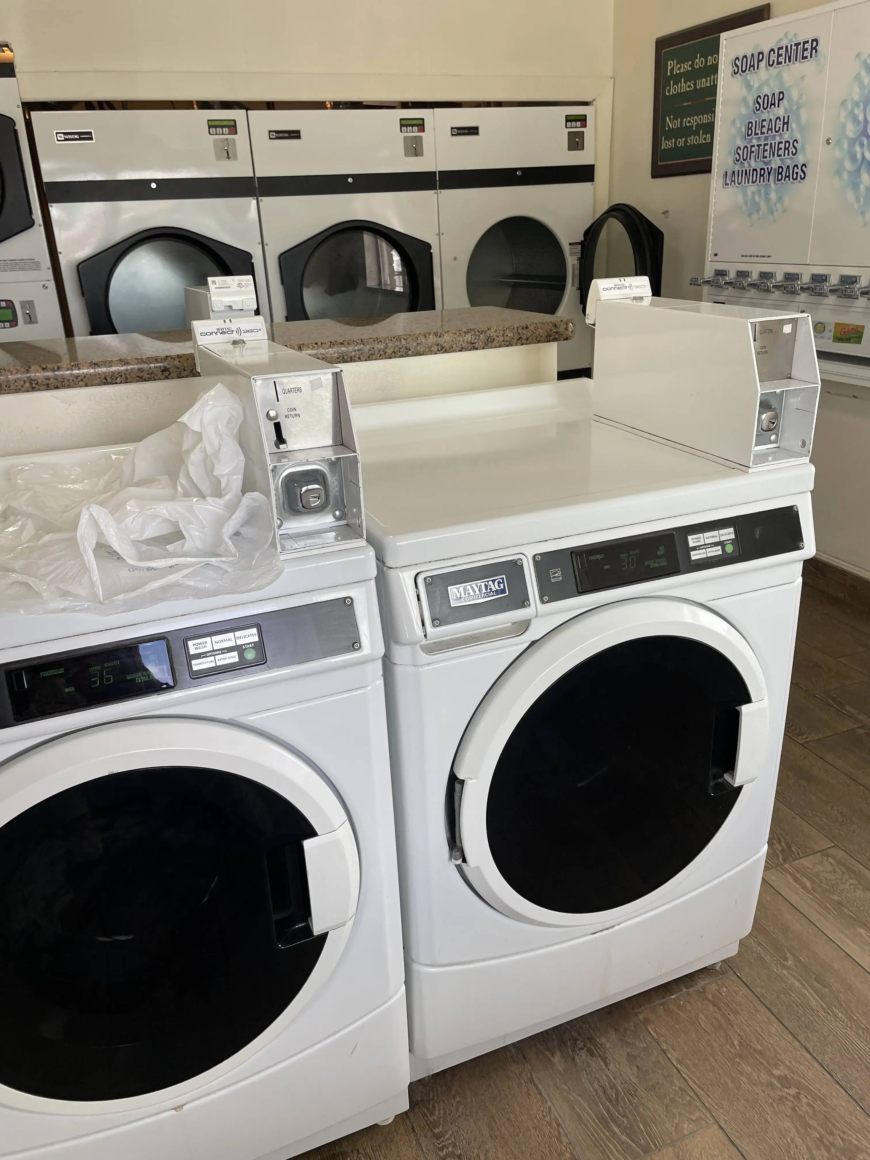 Laundromat - Image 8