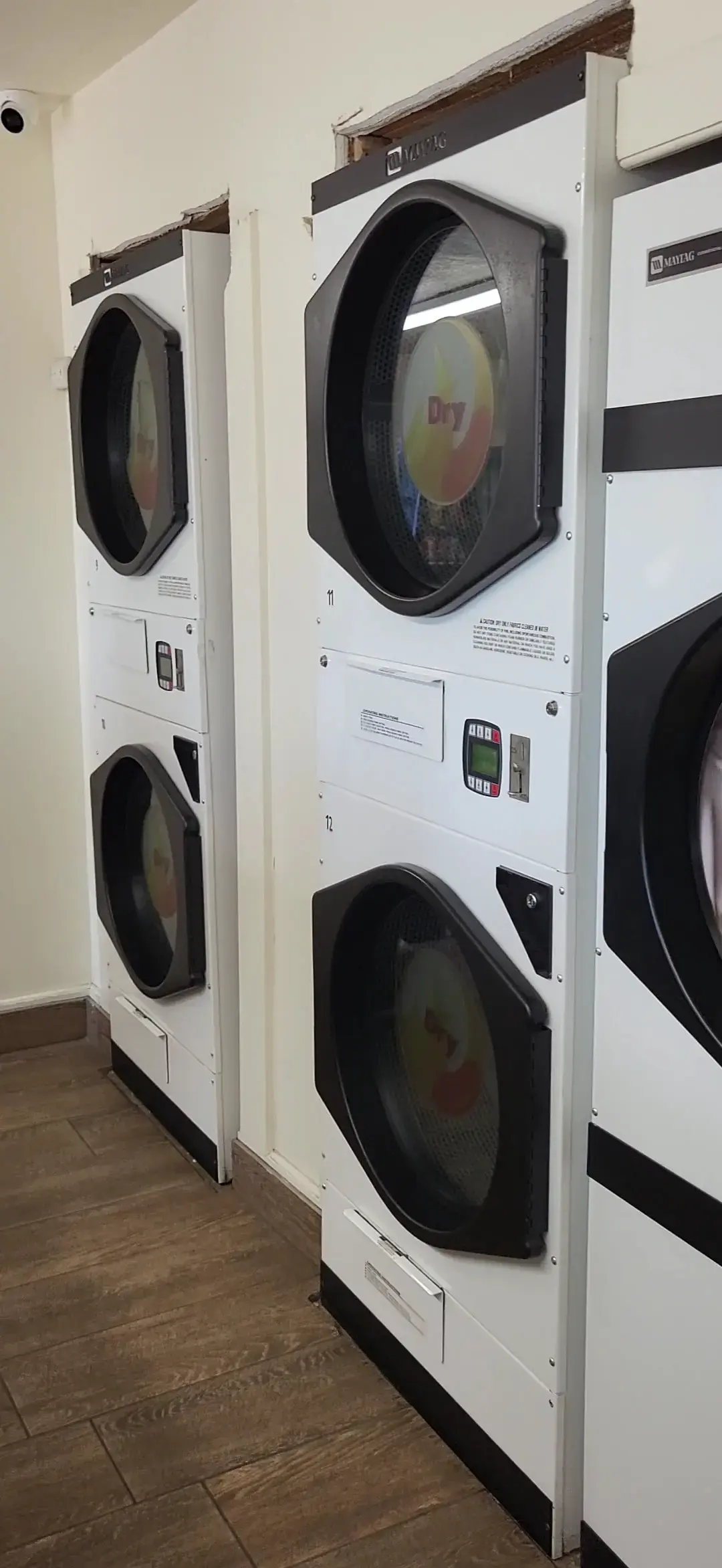 Laundromat - Image 2