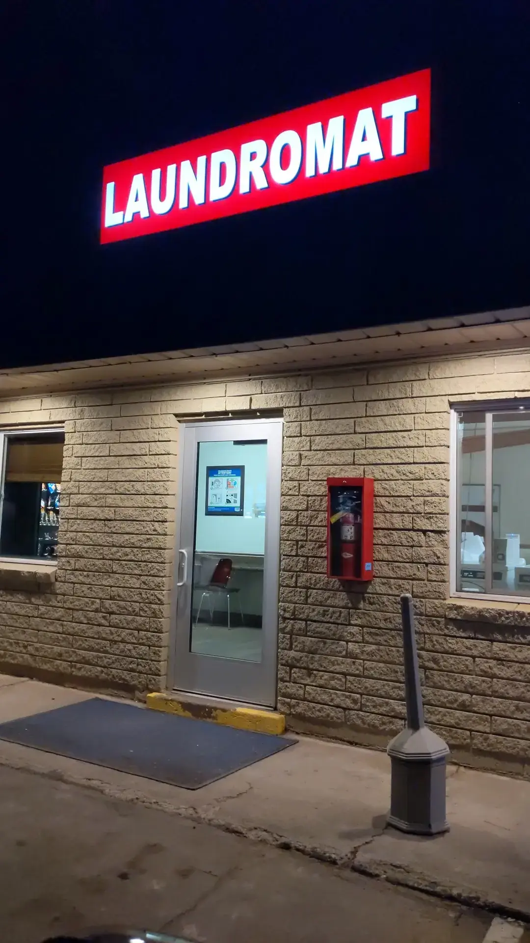 Laundromat thumbnail 7