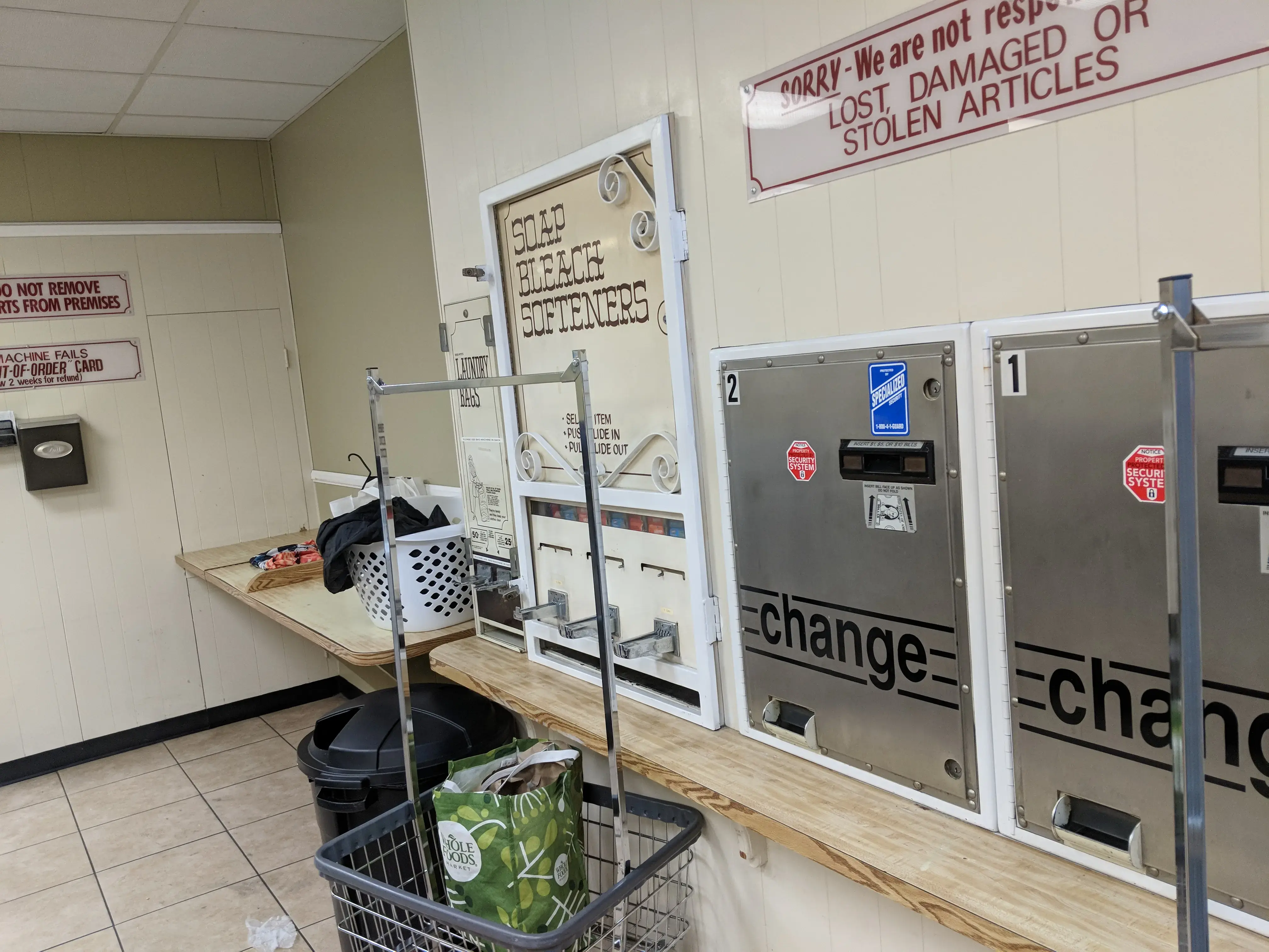 Laundromat Burbank Nice and clean thumbnail 16