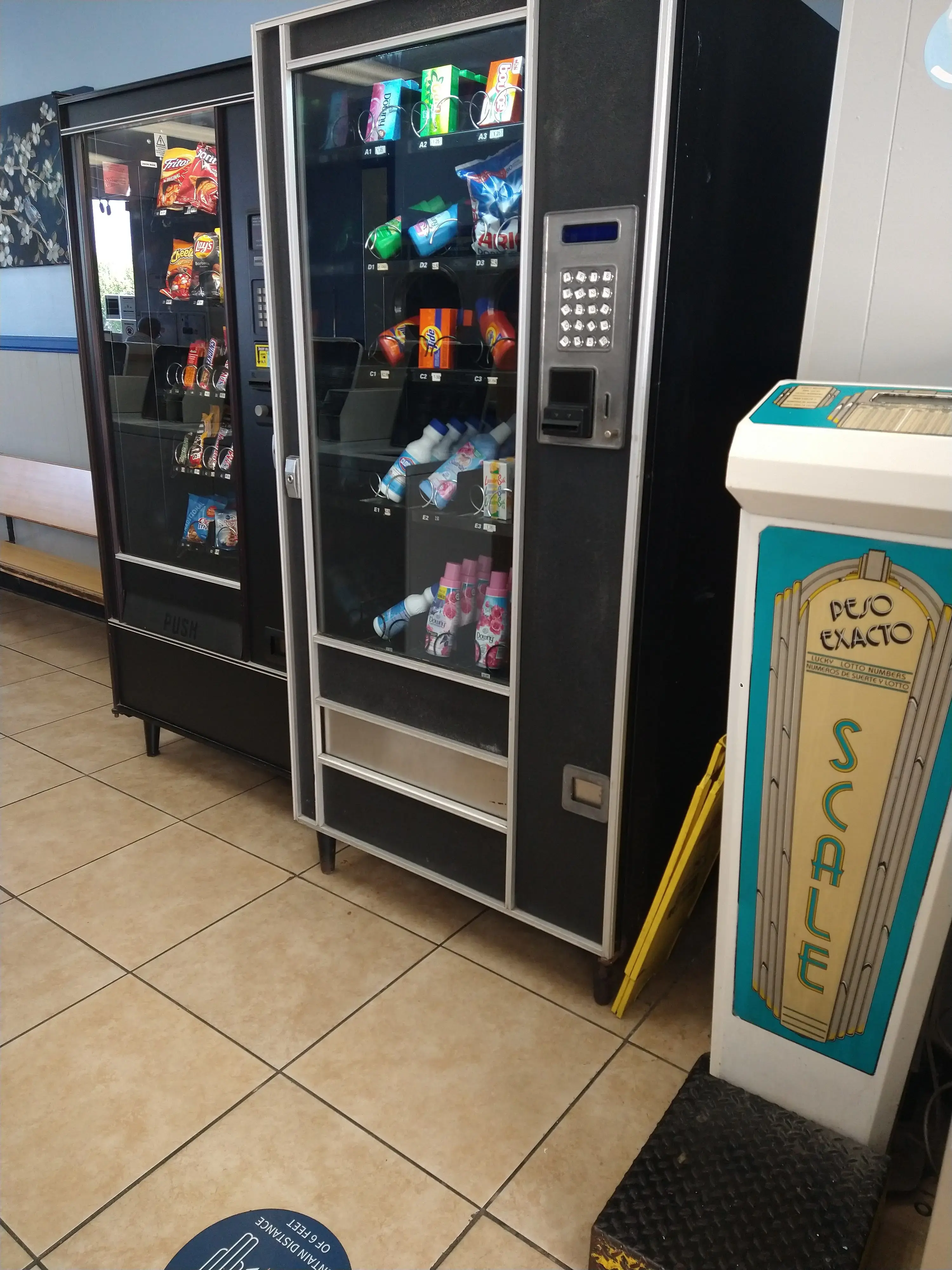 Laundromat Burbank Nice and clean thumbnail 17