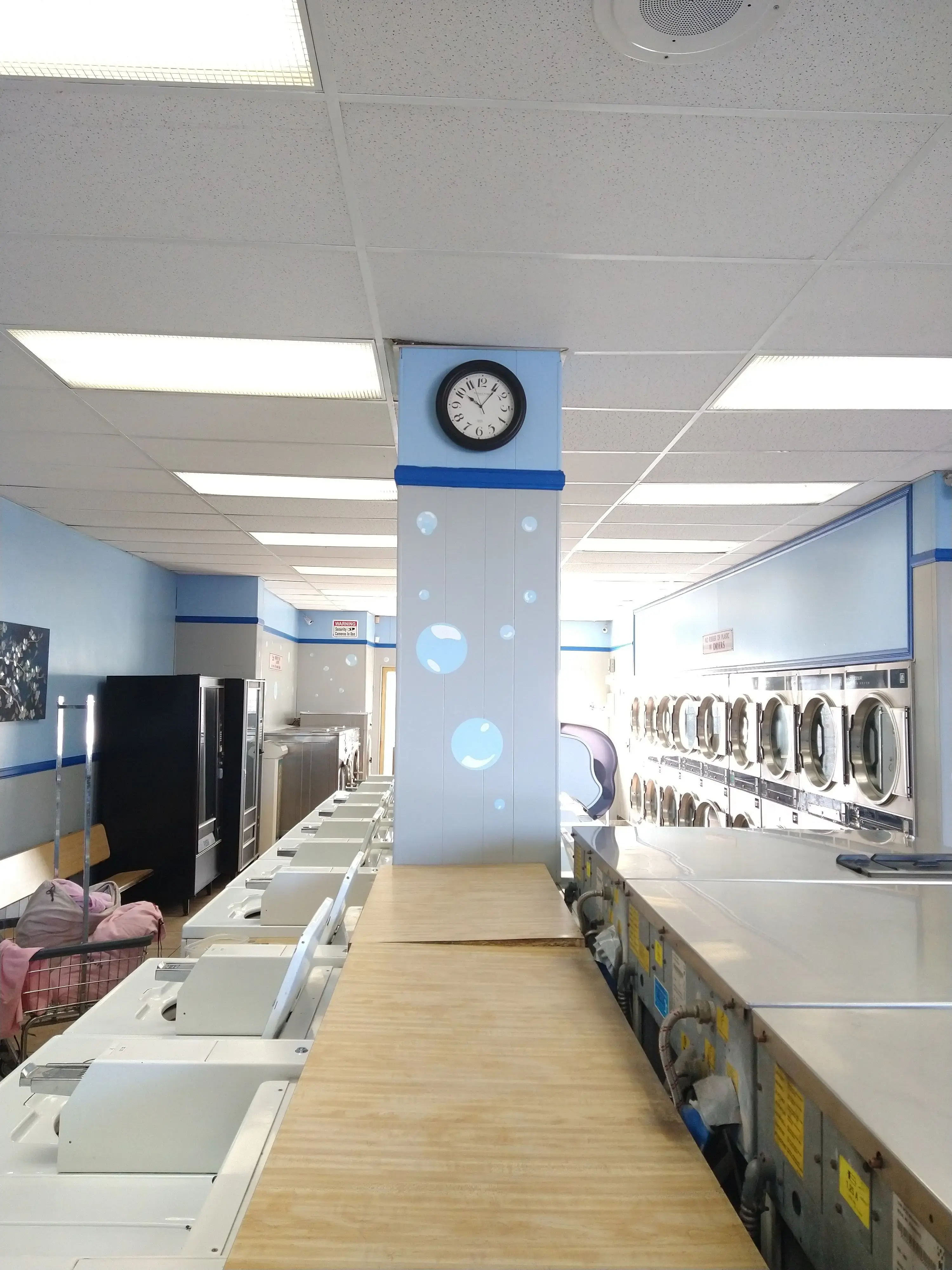 Laundromat Burbank Nice and clean - Image 13
