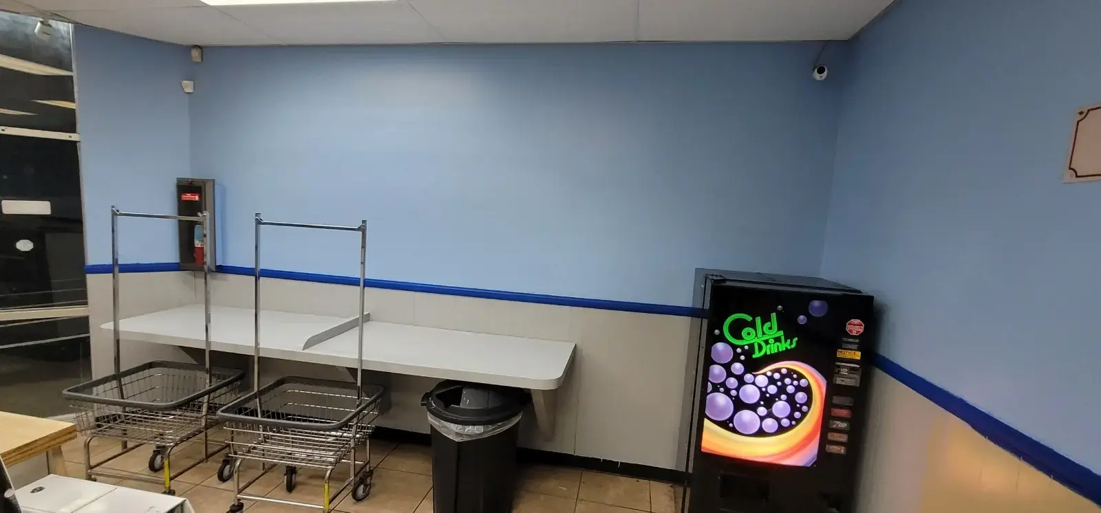 Laundromat Burbank Nice and clean thumbnail 12