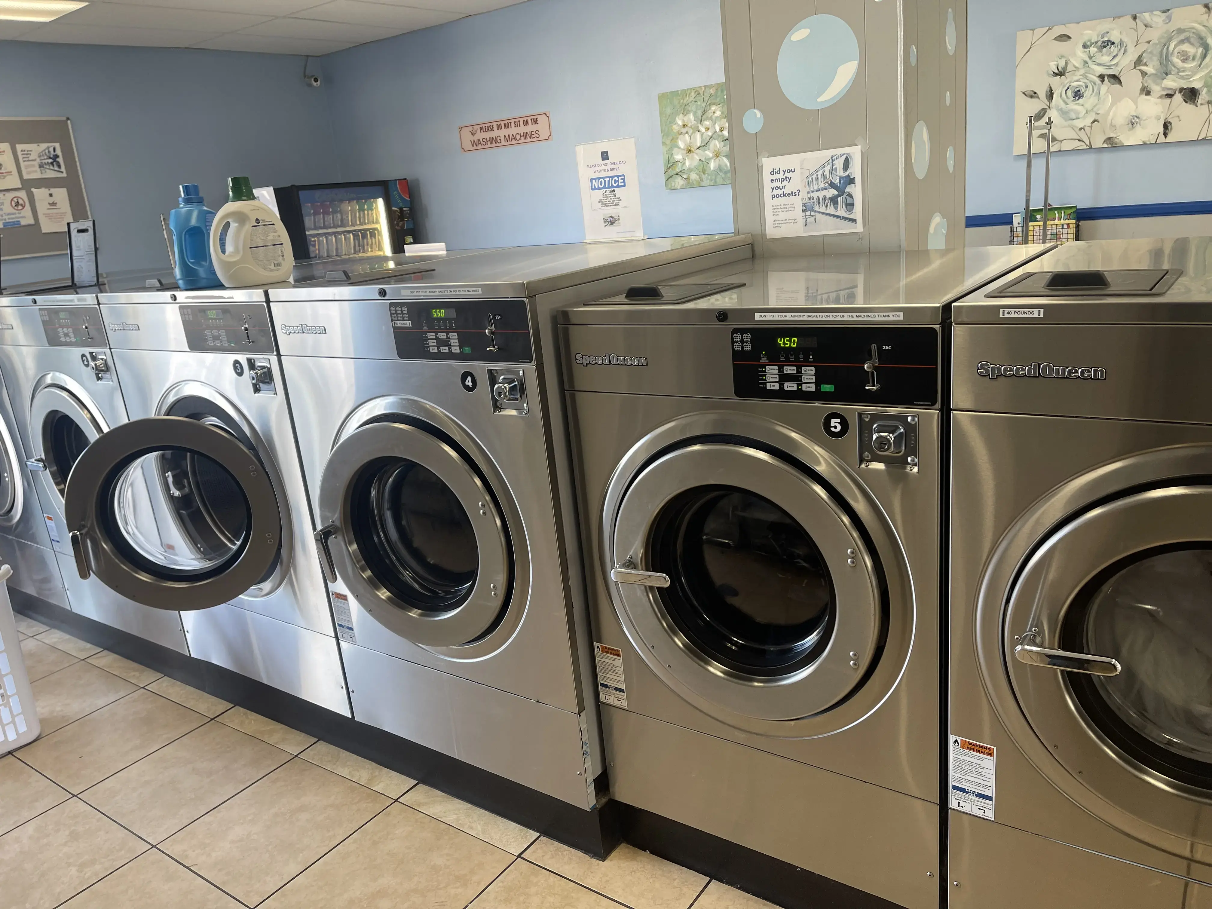 Laundromat Burbank Nice and clean thumbnail 1